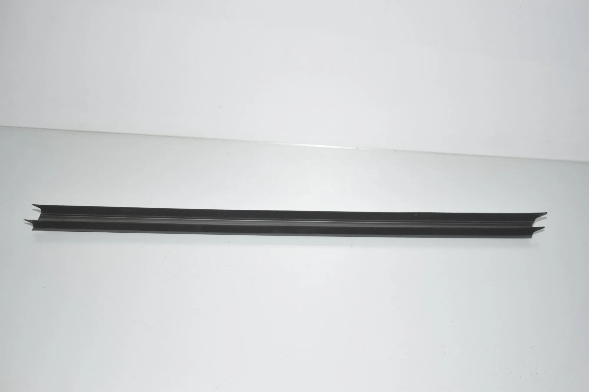 Front Right Door Window Molding – OEM 7258300 · BMW 3 Touring (F31) 335 d xDrive 2016 – 4