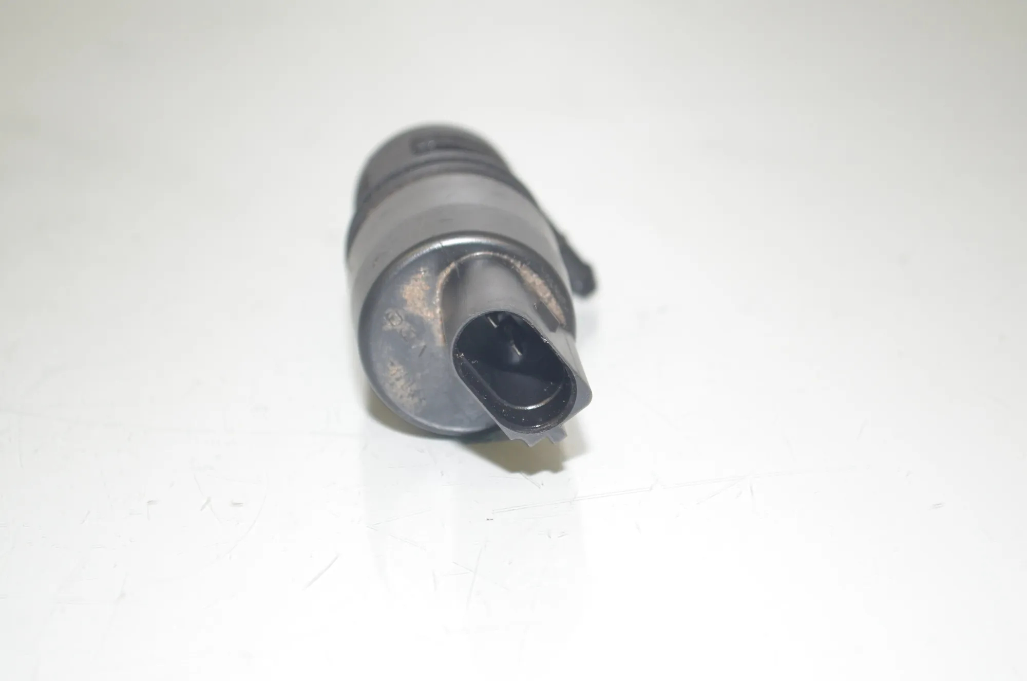 Washer Tank Motor – OEM 6934160 · BMW 5 Touring (F11) 535 d xDrive 2011 – 3