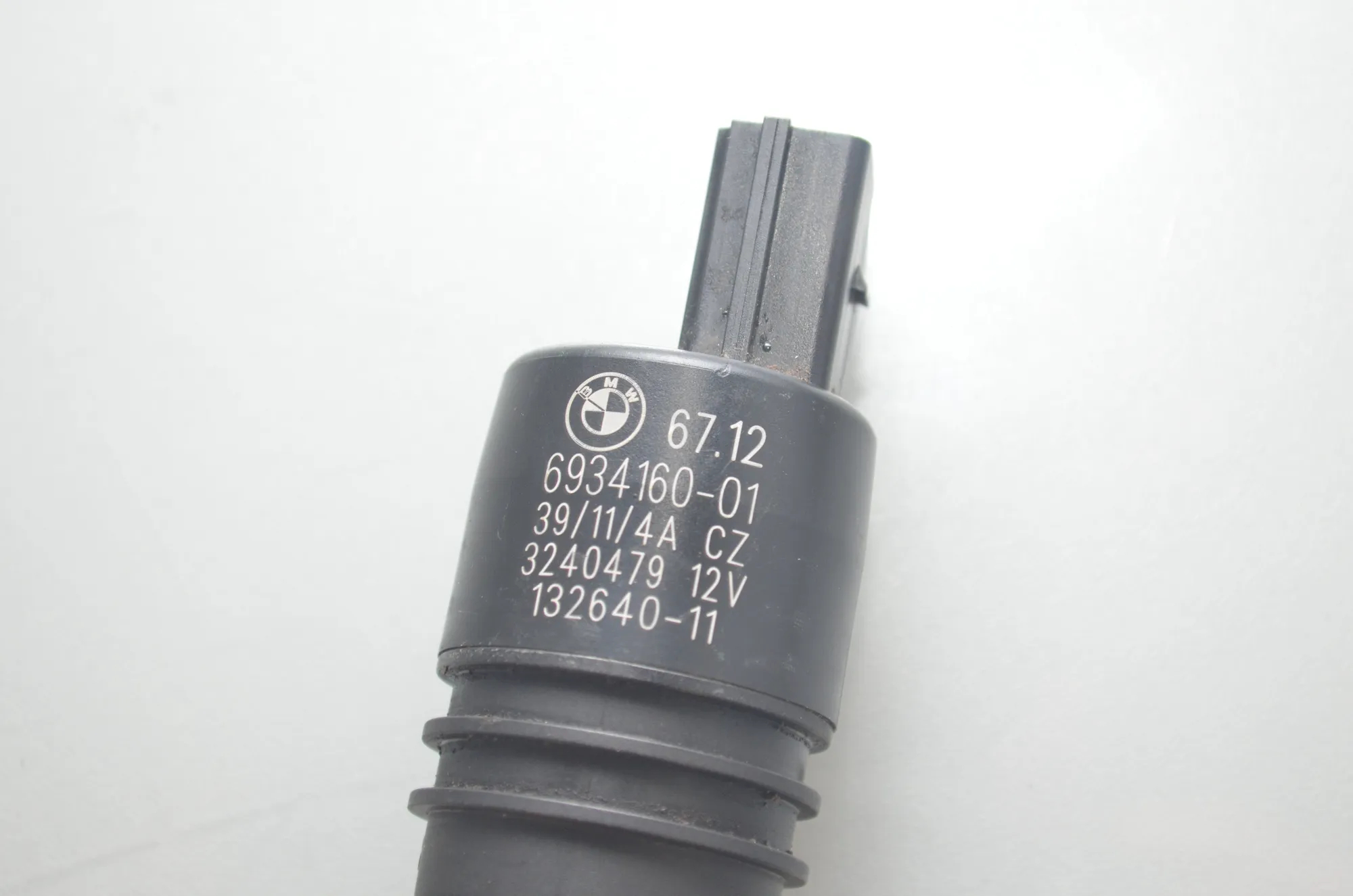 Washer Tank Motor – OEM 6934160 · BMW 5 Touring (F11) 535 d xDrive 2011 – 4