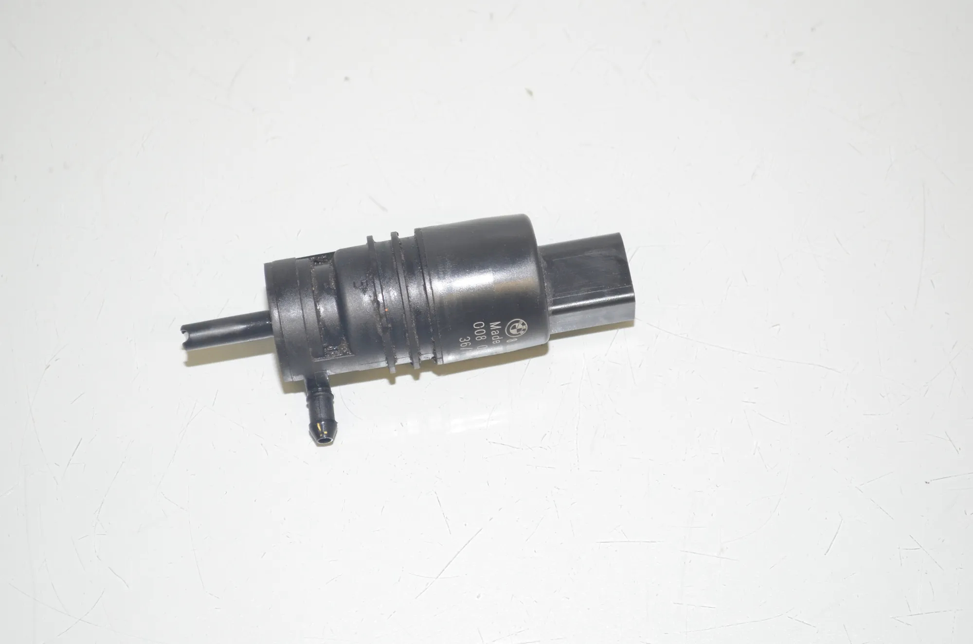 Washer Tank Motor – OEM 8362154 · BMW 5 Touring (F11) 535 d xDrive 2011