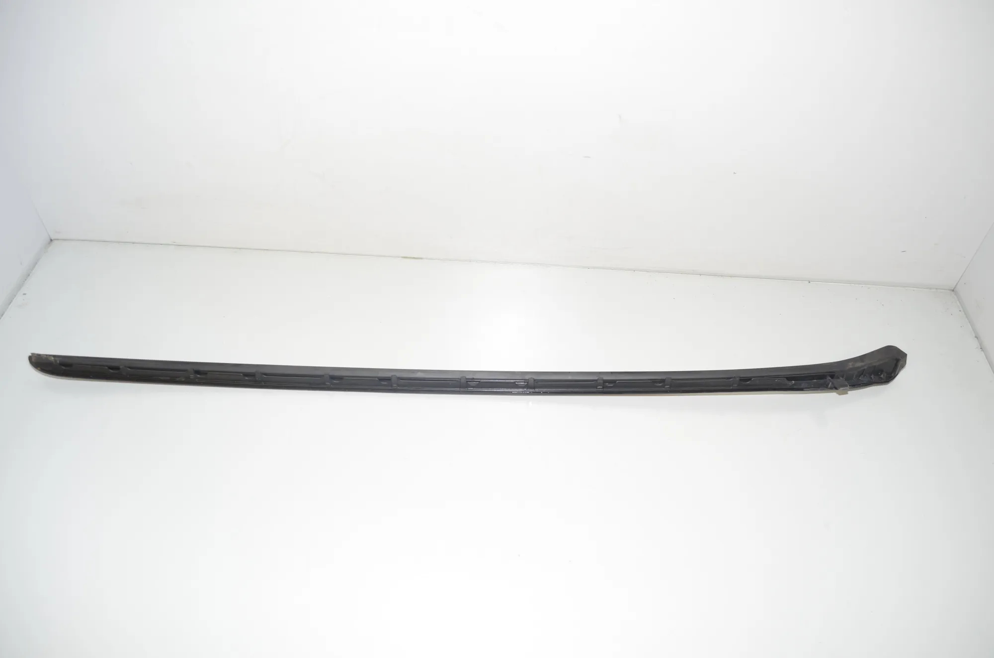 Front Windshield Trim – OEM 7331507 · BMW 2 Gran Tourer (F46) 220 d xDrive 2020 – 4