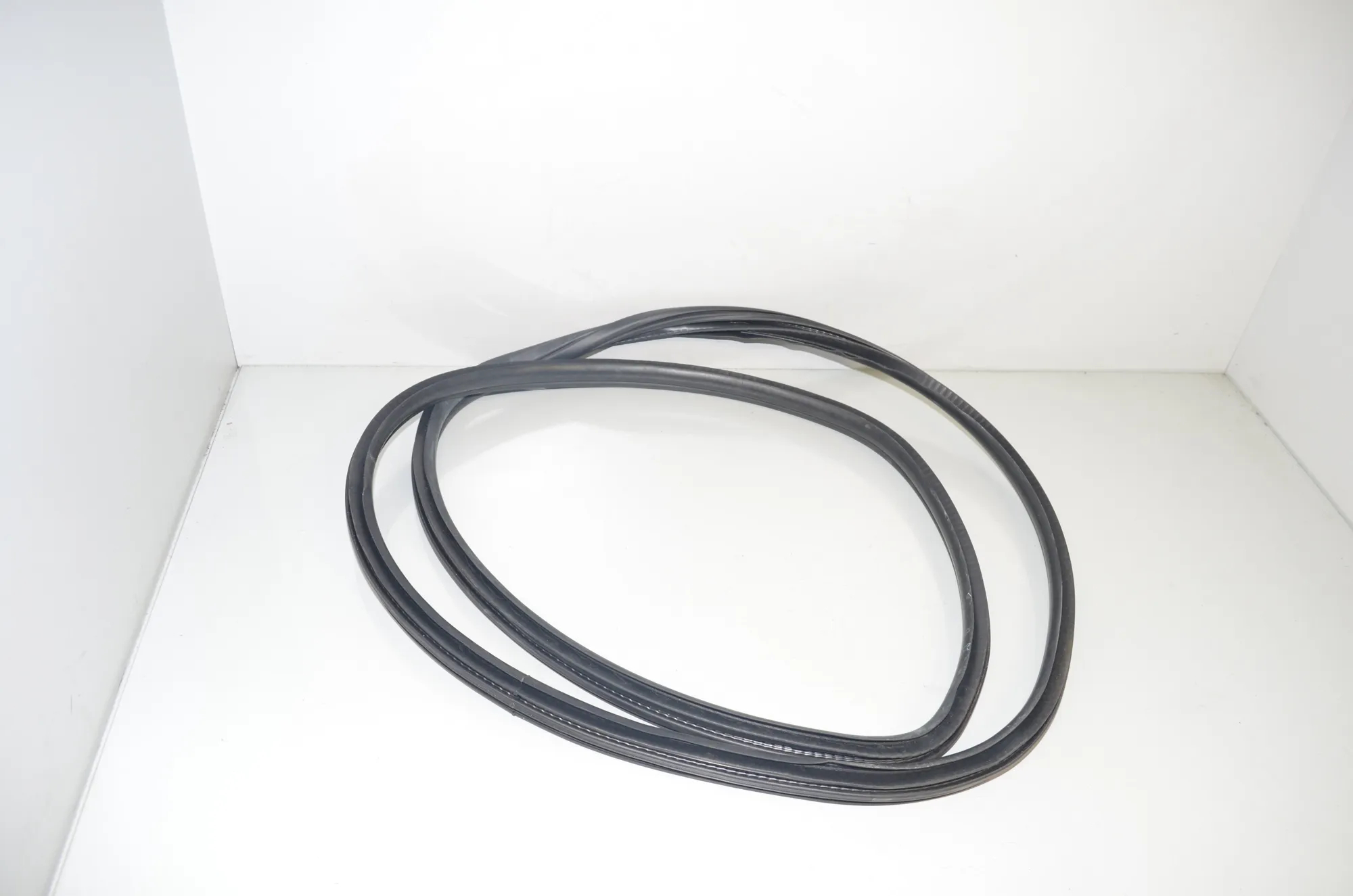 Rear Left Door Seal Rubber – OEM 7420056 · BMW 2 Gran Tourer (F46) 220 d xDrive 2020 – 3