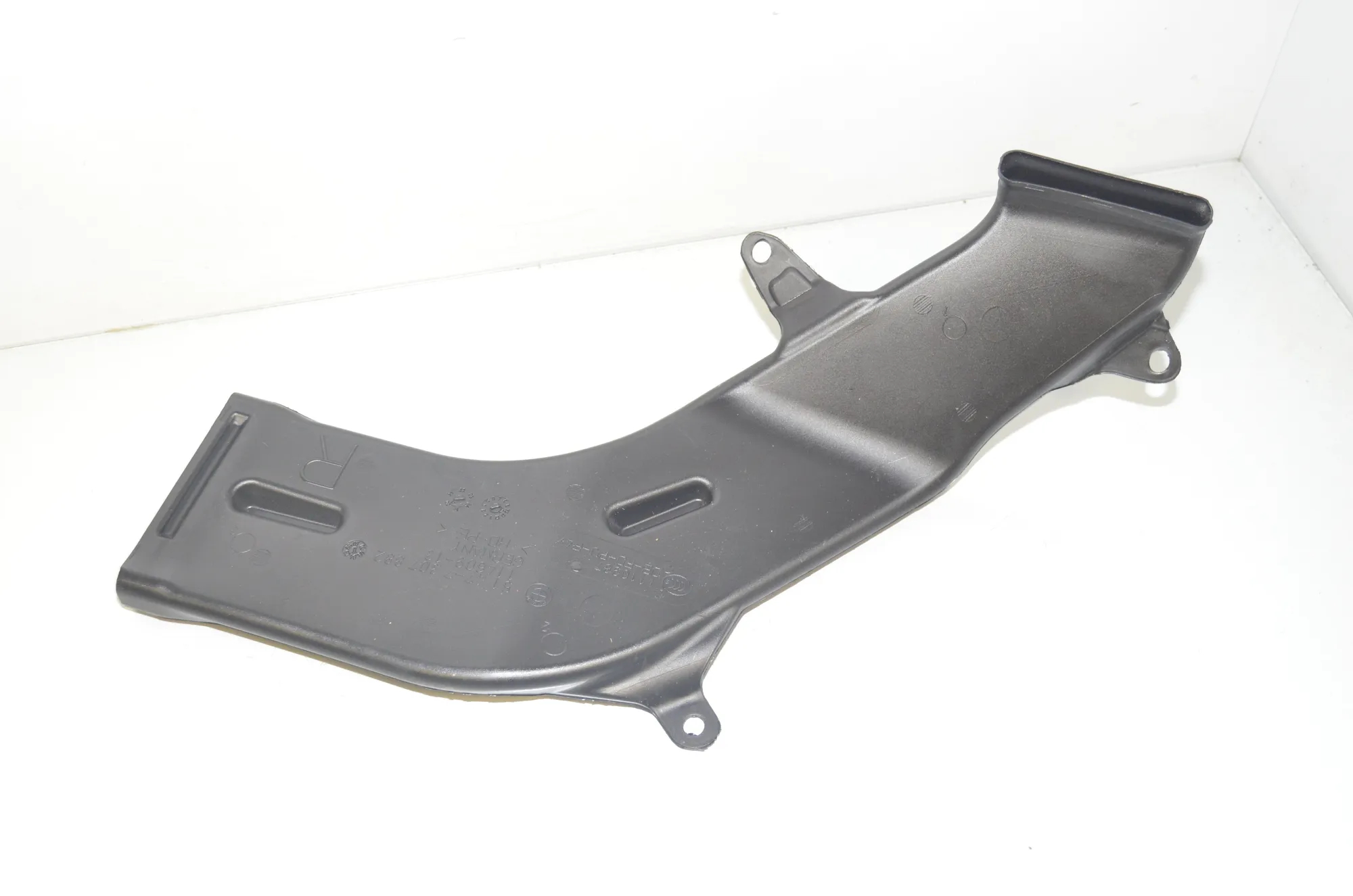 Interior Air Duct Channel – OEM 7307882 · BMW 2 Gran Tourer (F46) 220 d xDrive 2020 – 2