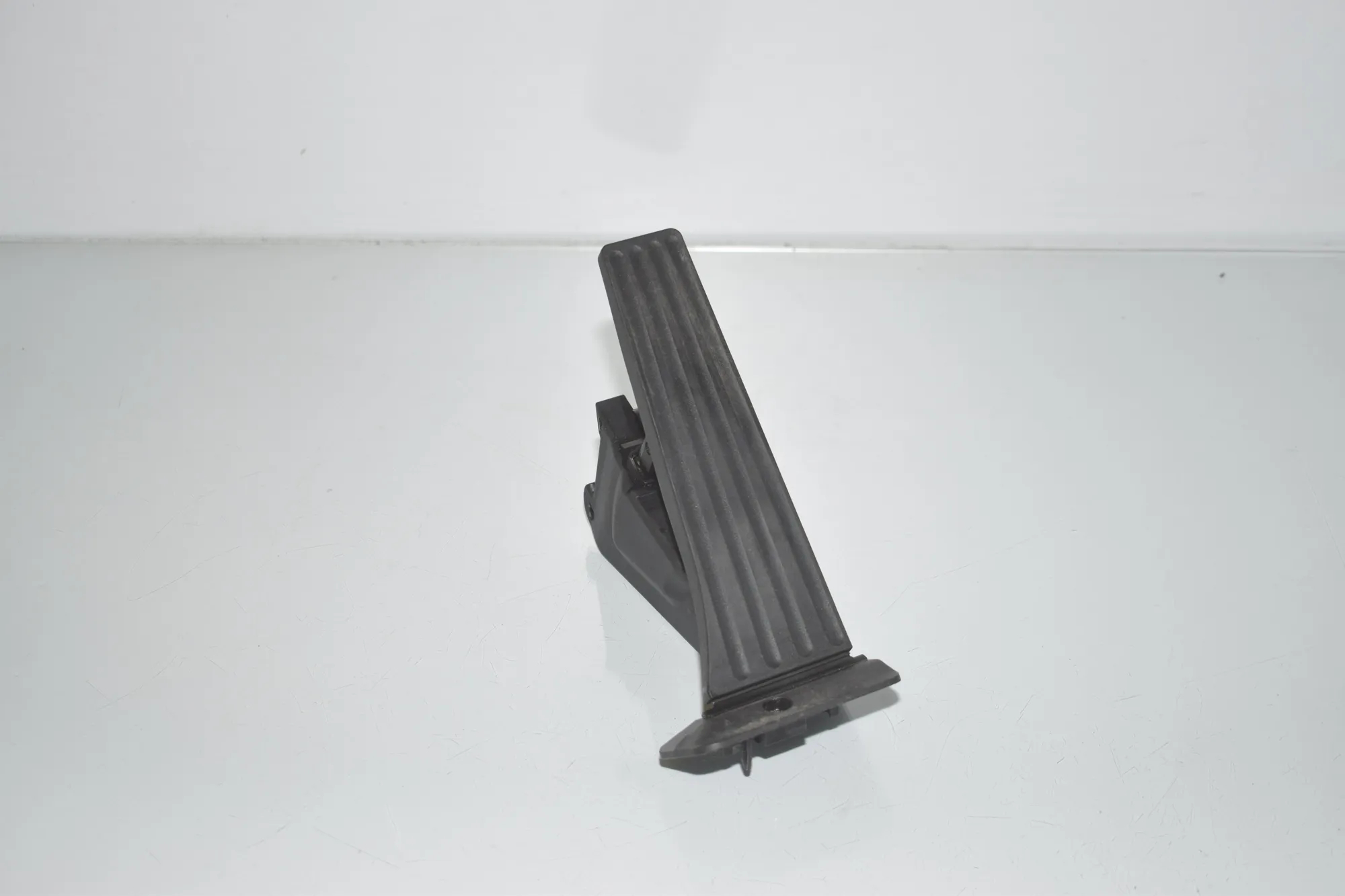 Throttle Pedal – OEM 6853175 · BMW 3 Touring (F31) 335 d xDrive 2016 – 4