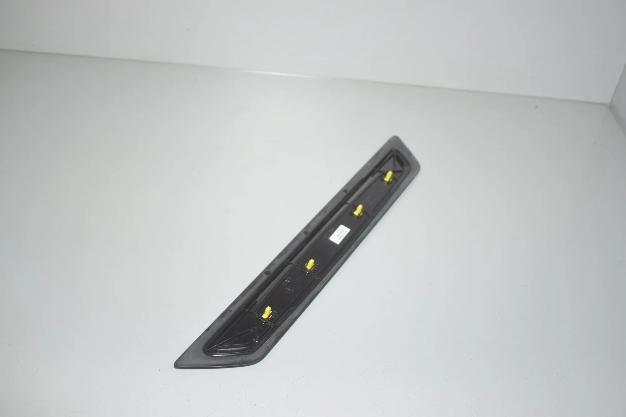 Front Right Interior Step Trim – OEM 7410460 · BMW 3 Touring (F31) 335 d xDrive 2016 – 4