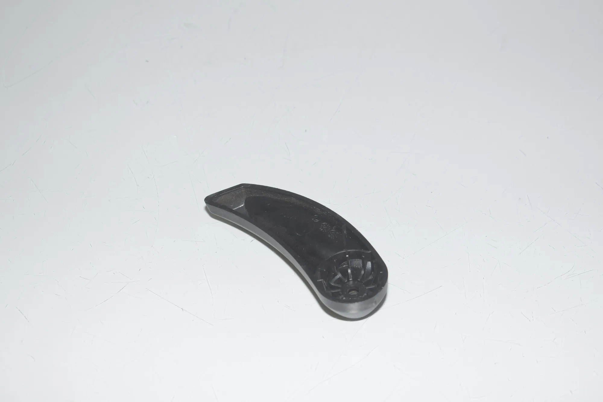 Bonnet Release Handle – OEM 9113984 · BMW 5 Touring (F11) 535 d xDrive 2011 – 3