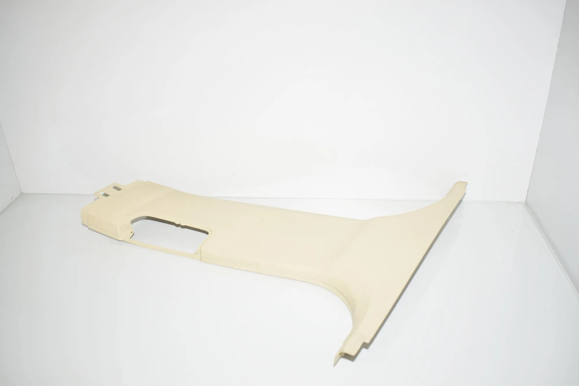 Left Side B Pillar Trim – OEM 9116353 · BMW 5 Touring (F11) 535 d xDrive 2011 – 2