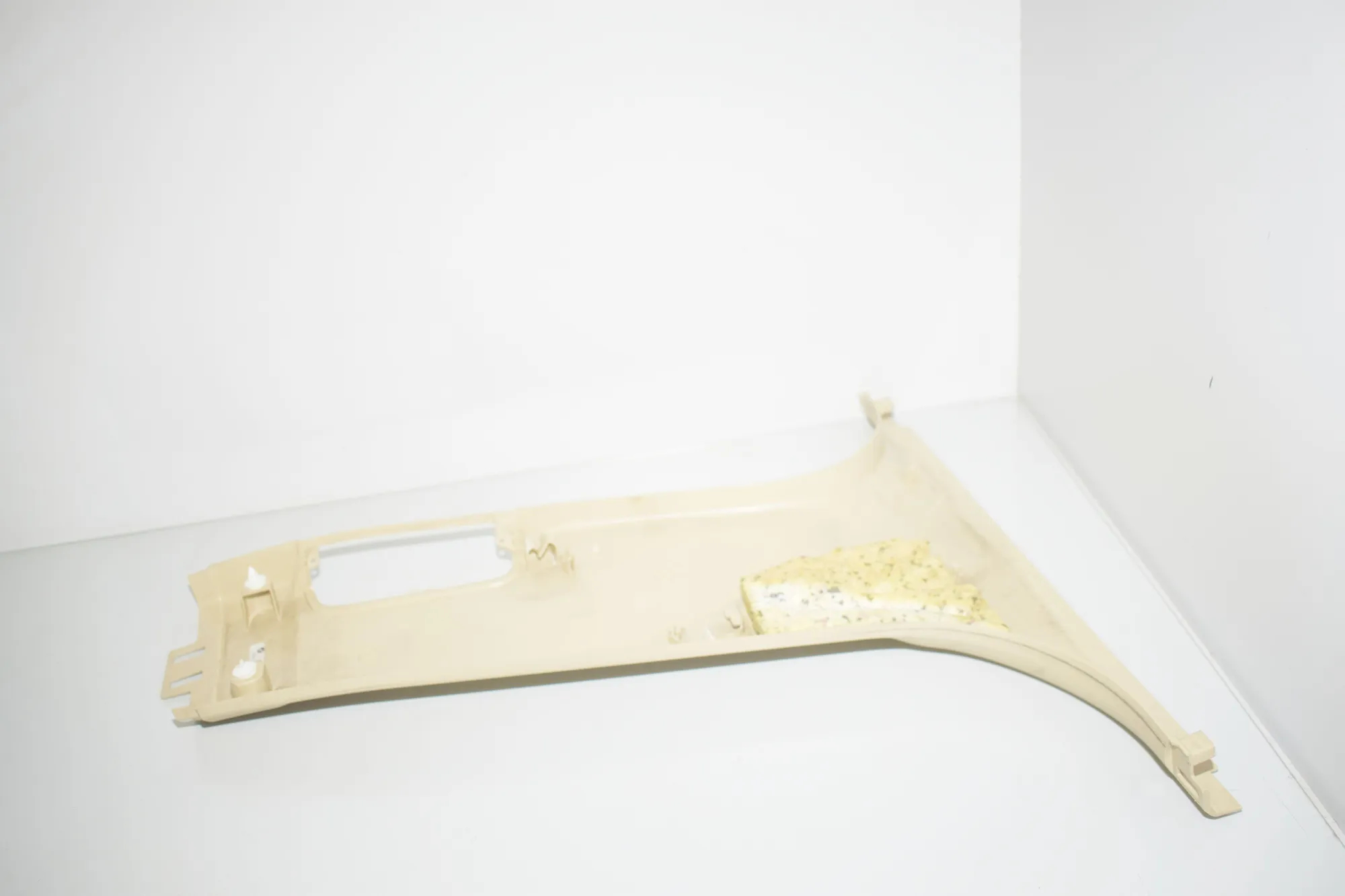Left Side B Pillar Trim – OEM 9116353 · BMW 5 Touring (F11) 535 d xDrive 2011 – 3