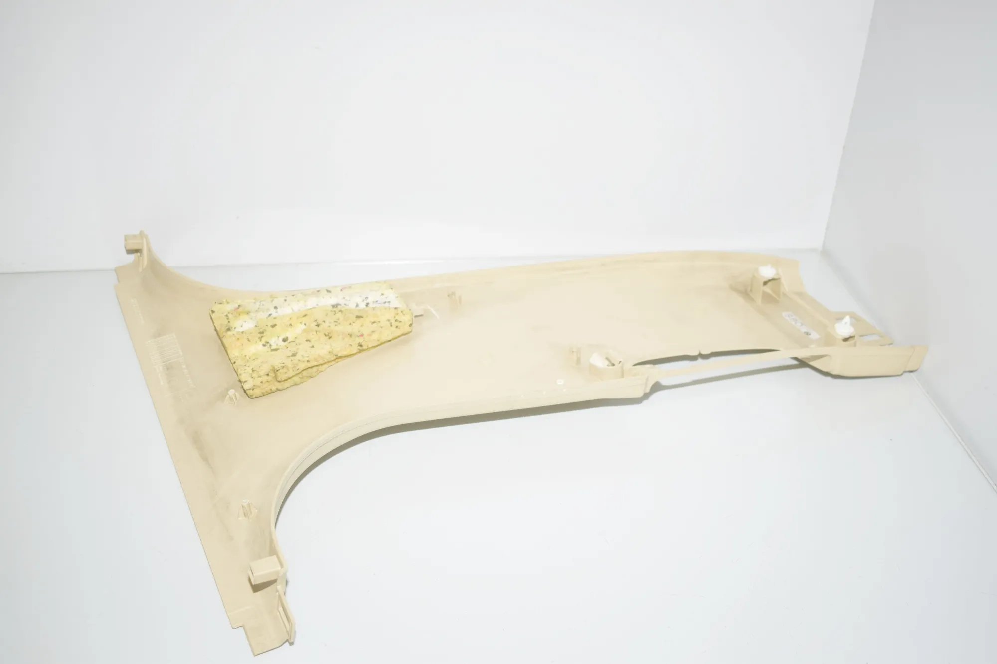 Left Side B Pillar Trim – OEM 9116353 · BMW 5 Touring (F11) 535 d xDrive 2011 – 5