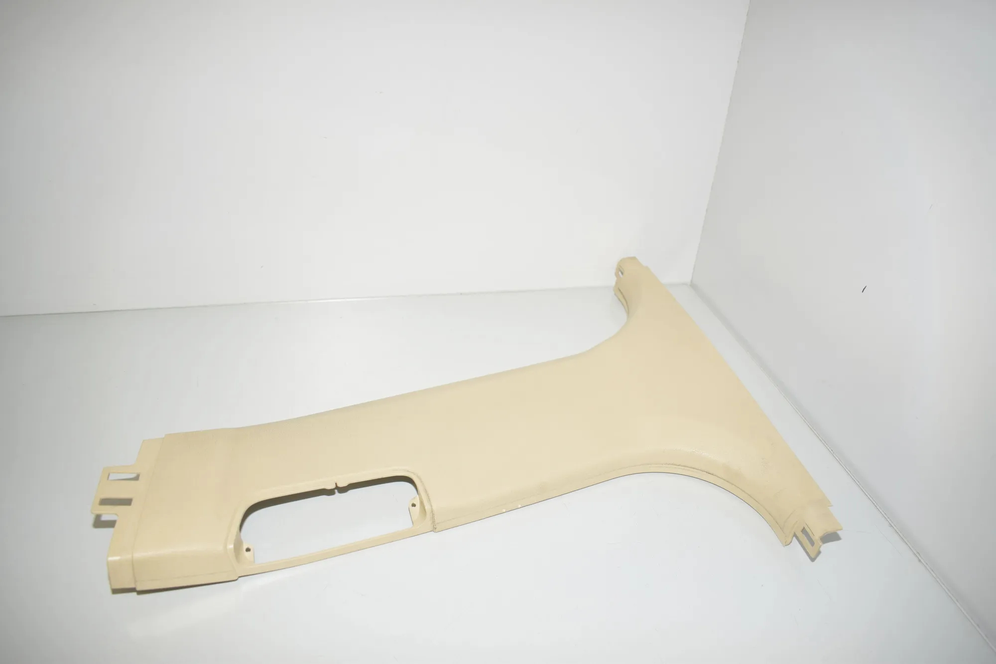 Left Side B Pillar Trim – OEM 9116353 · BMW 5 Touring (F11) 535 d xDrive 2011 – 4