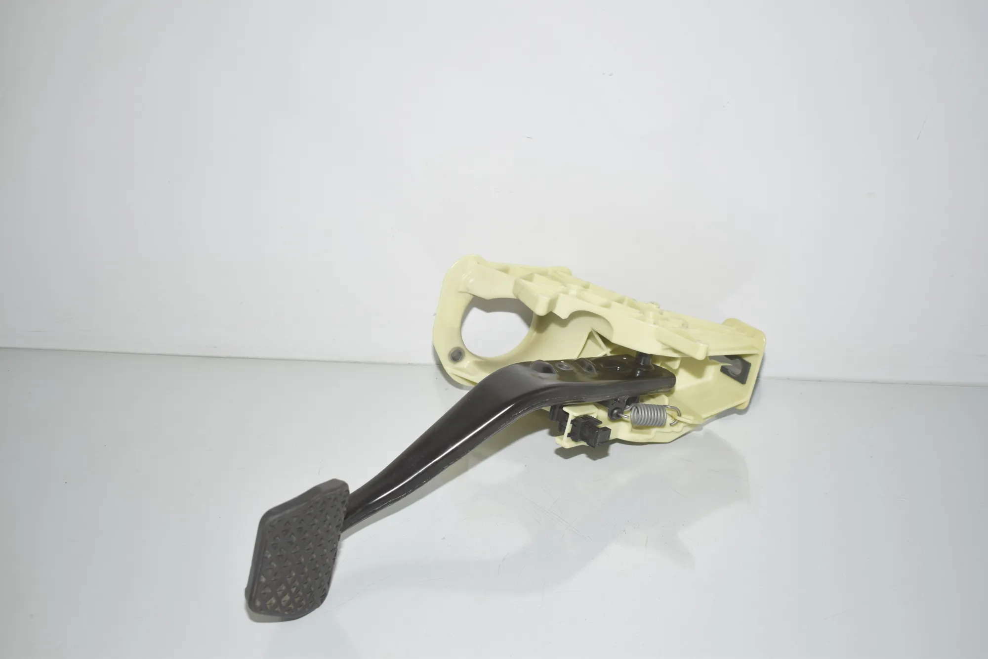 Brake Pedal – OEM 6782665 · BMW 5 Touring (F11) 535 d xDrive 2011 – 2