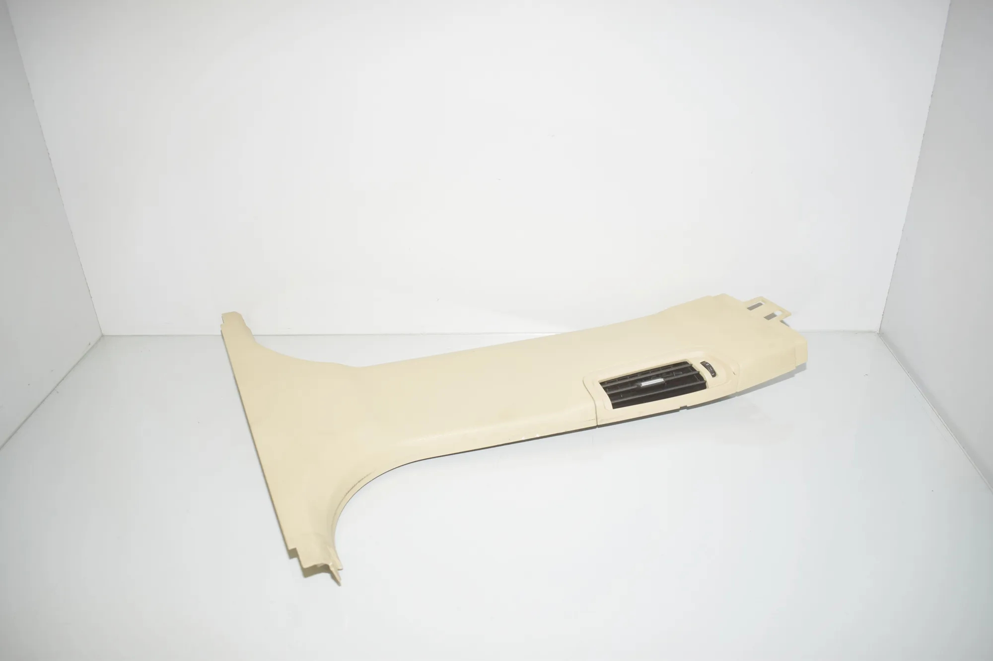 Right Side B Pillar Trim – OEM 9116354 · BMW 5 Touring (F11) 535 d xDrive 2011 – 2