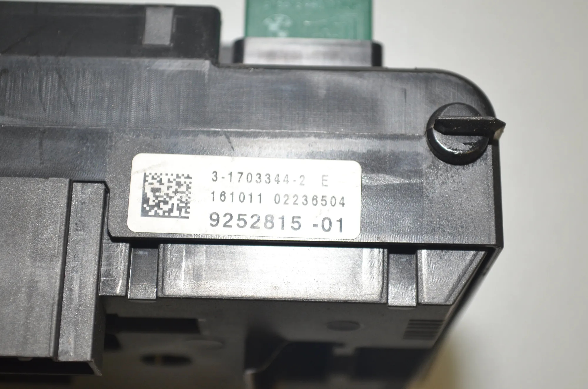 Fuse Box – OEM 9252815 · BMW 5 Touring (F11) 535 d xDrive 2011 – 4