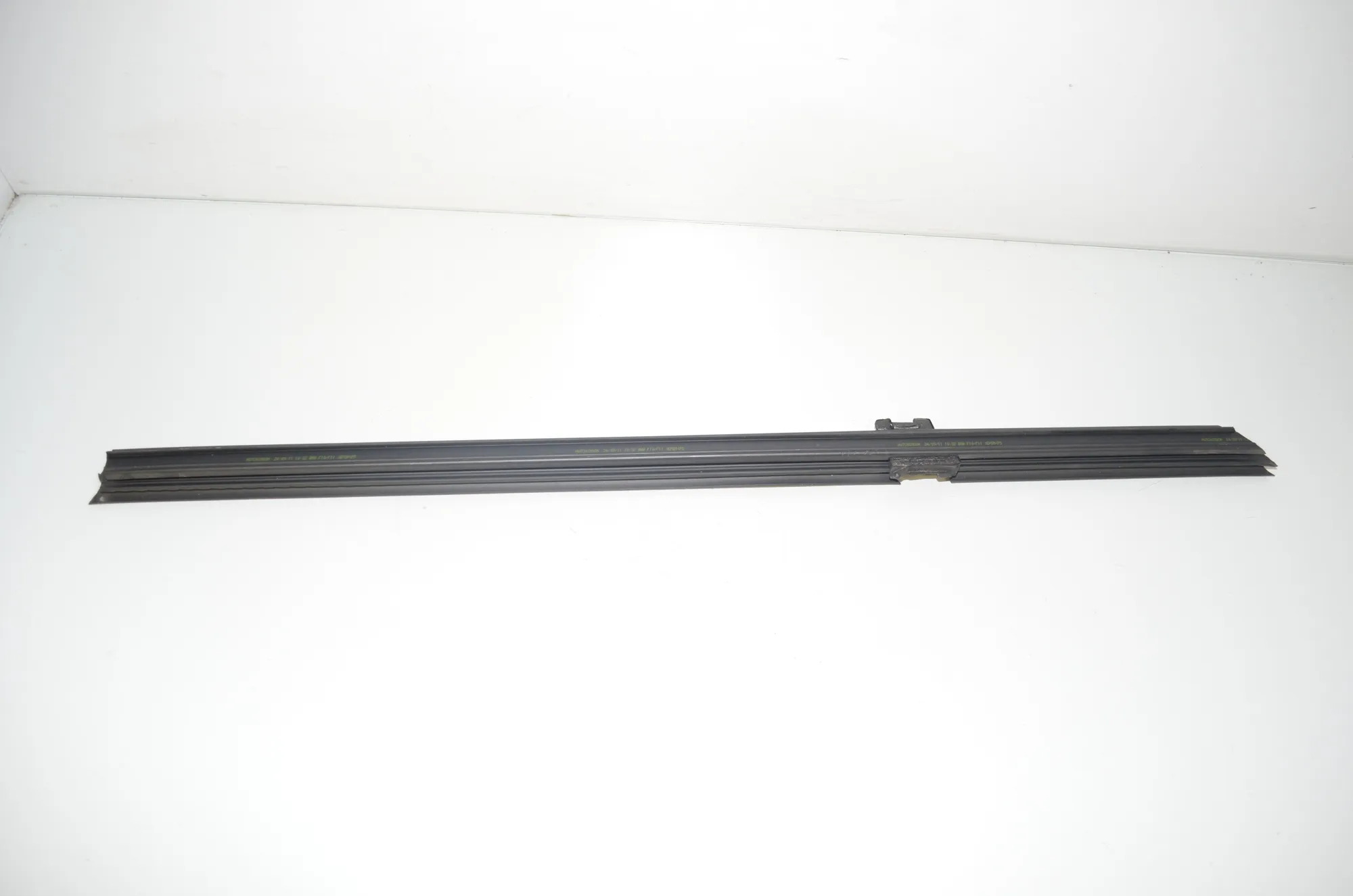 Rear Left Door Window Strip – OEM 7182289 · BMW 5 Touring (F11) 535 d xDrive 2011 – 3