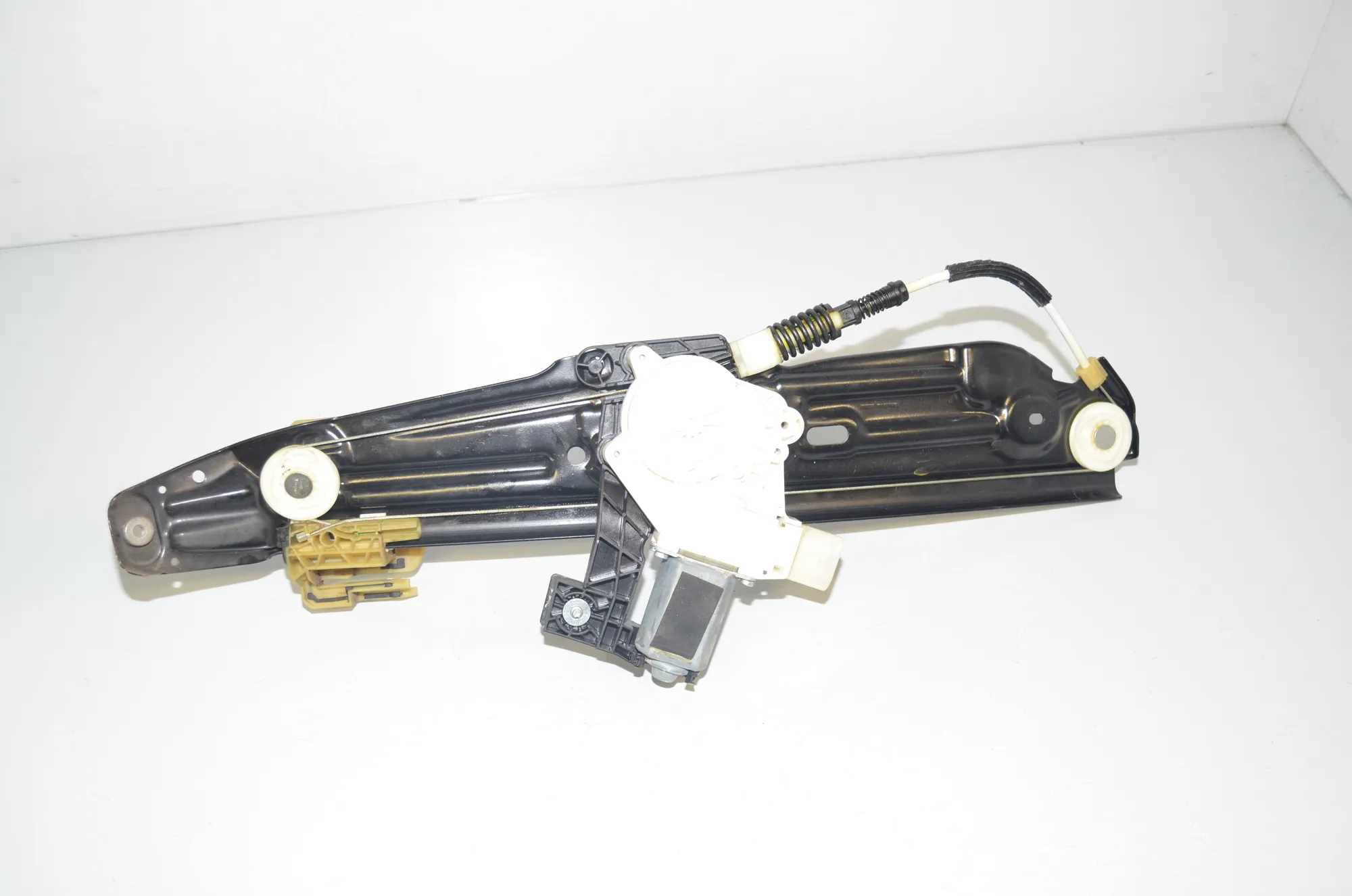 Rear Left Window Regulator – OEM 7182121 · BMW 5 Touring (F11) 535 d xDrive 2011 – 3