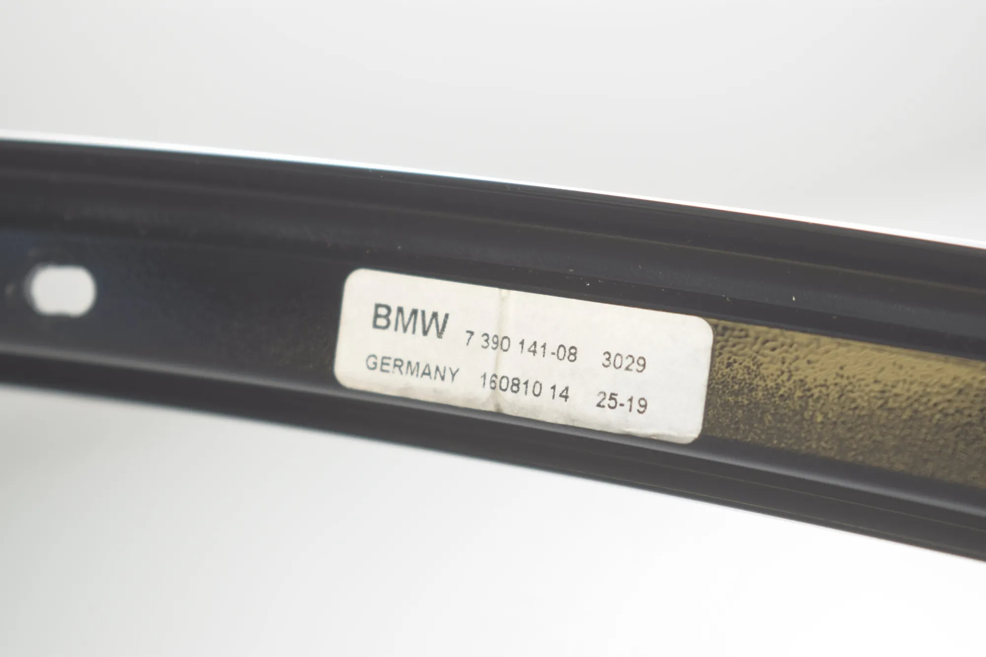 Rear Left Door Vertical Trim – OEM 7390141 · BMW F90 BMW F90 (G30, F90) M5 2017 – 6