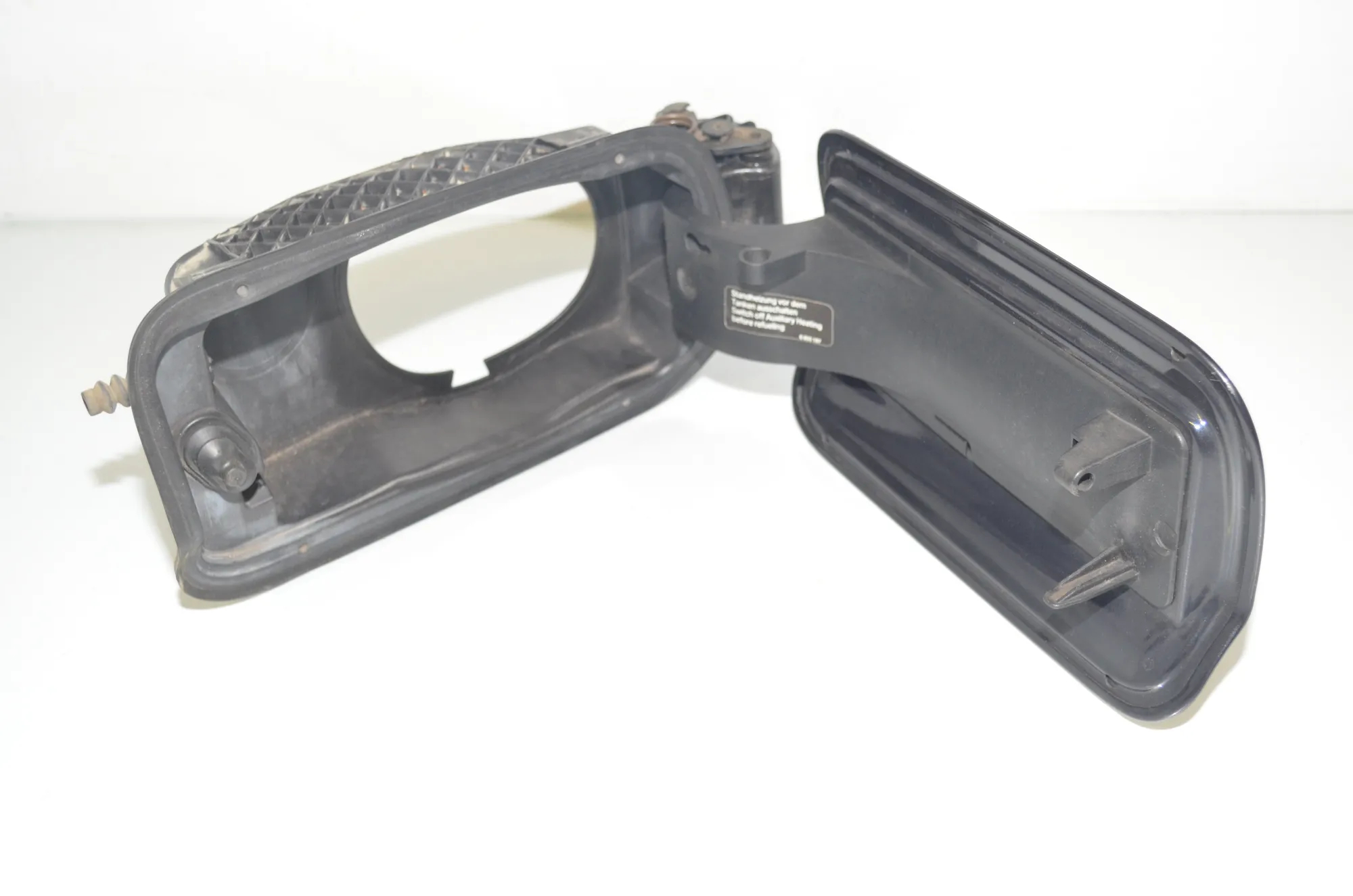 Fuel Tank Flap Cap – OEM 7217767 · BMW 5 Touring (F11) 535 d xDrive 2011 – 3