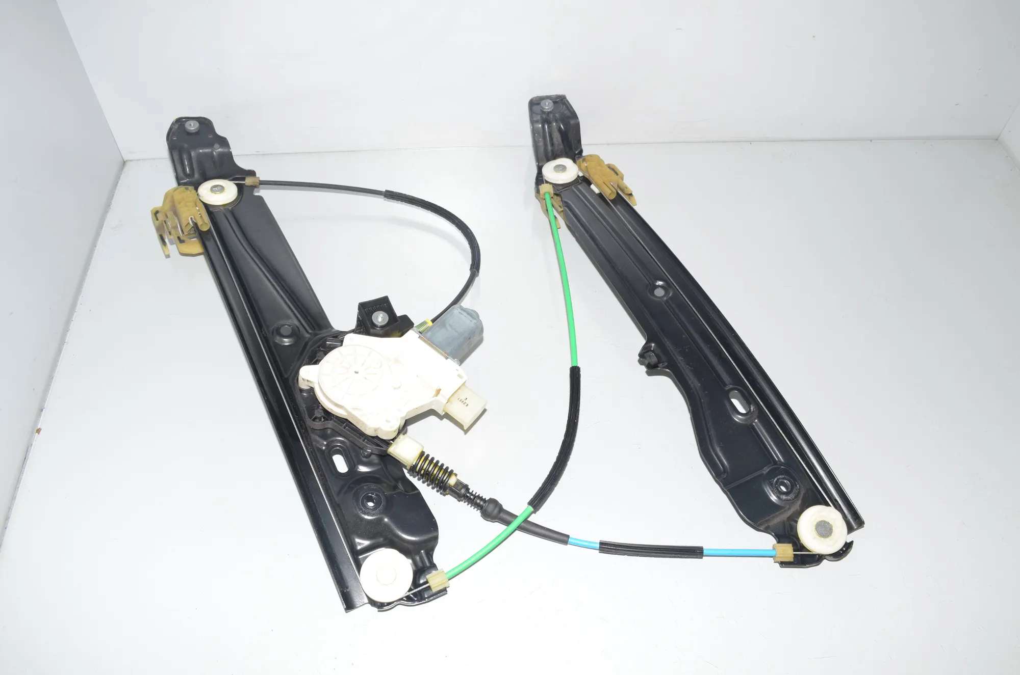 Front Right Door Window Regulator – OEM 7182132 · BMW 5 Touring (F11) 535 d xDrive 2011 – 3