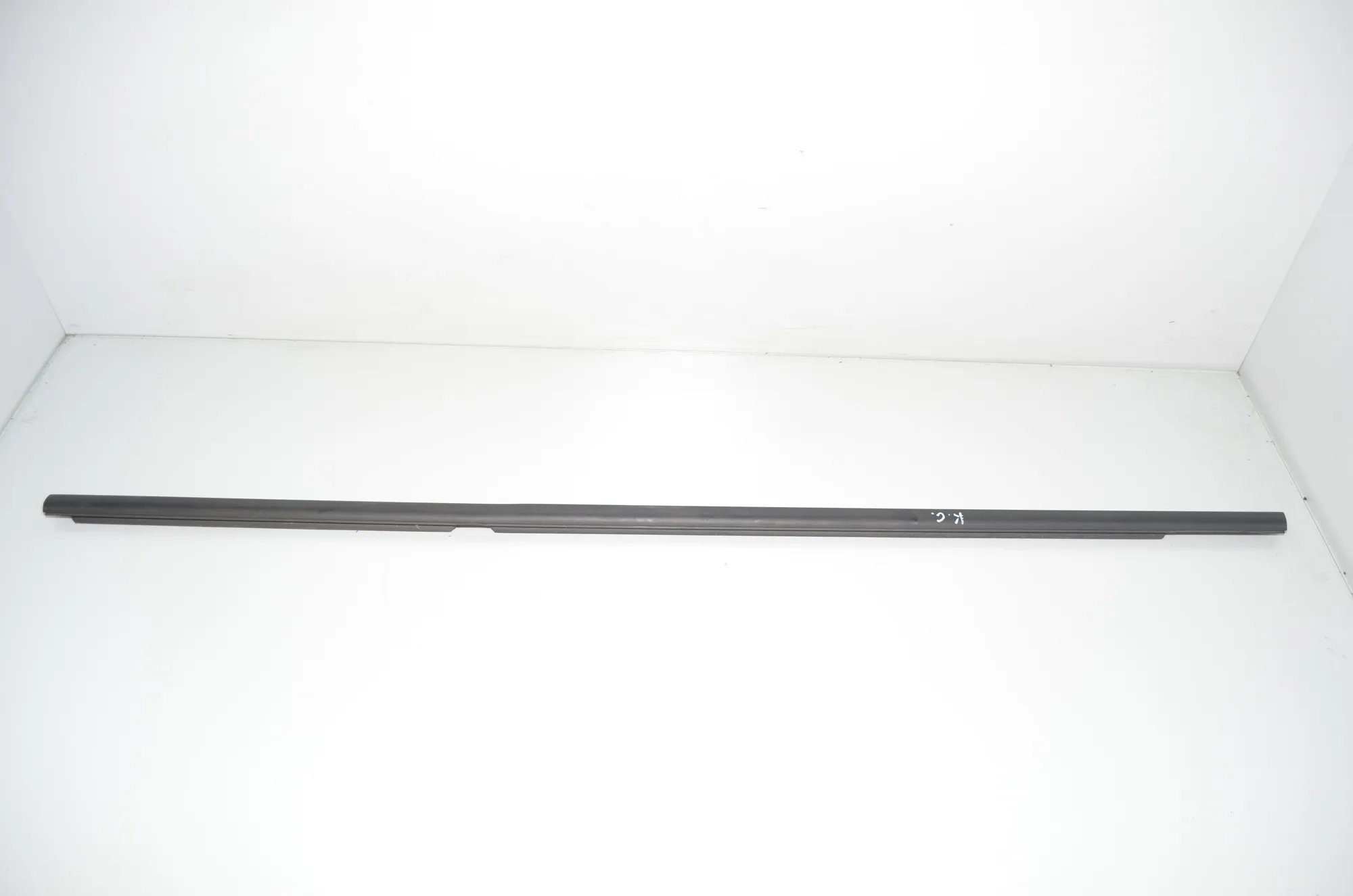 Rear Left Door Window Strip – OEM 8498425 · BMW 2 Gran Tourer (F46) 220 d xDrive 2020 – 2