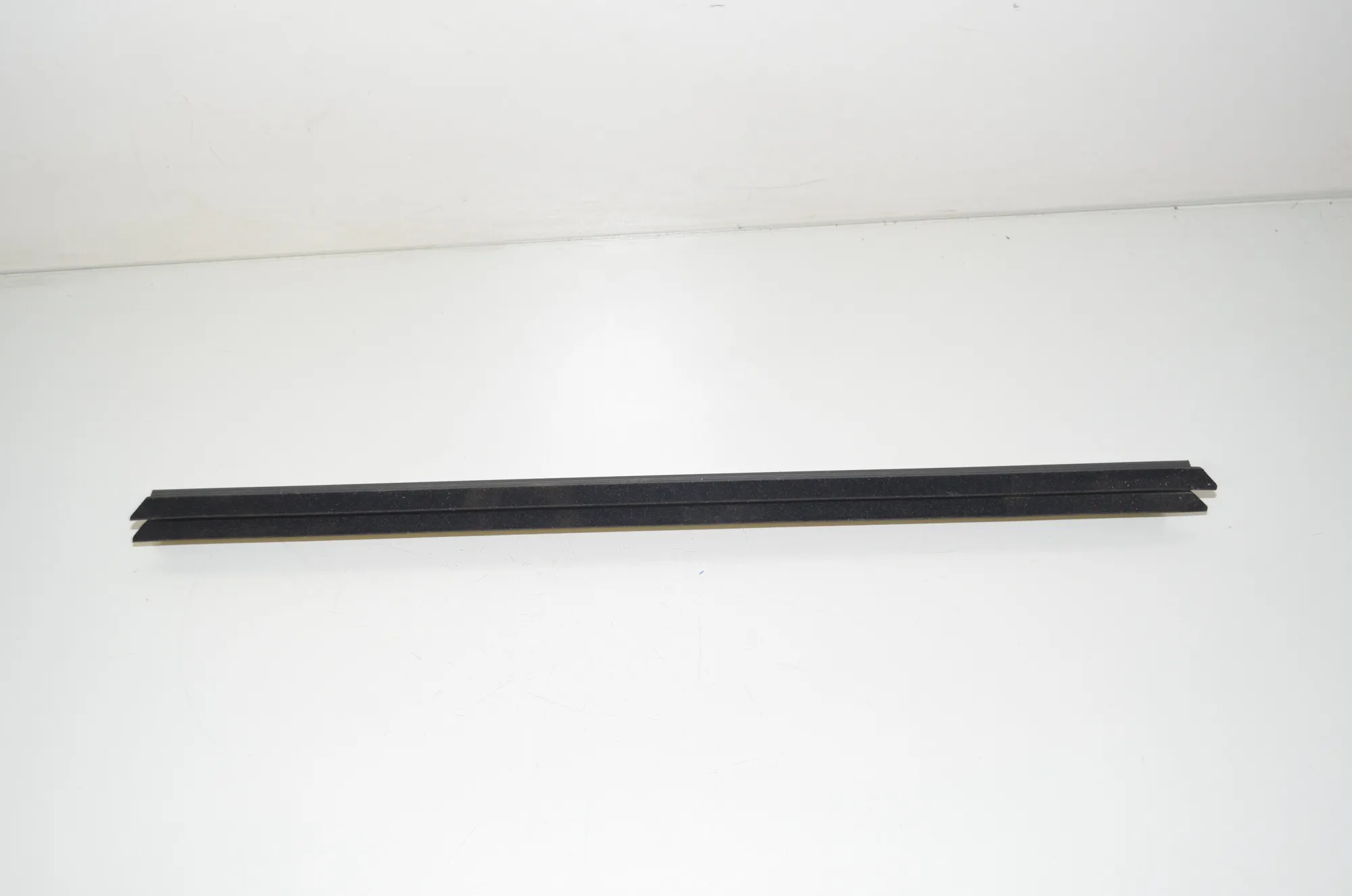 Rear Left Door Window Strip – OEM 7316787 · BMW 2 Gran Tourer (F46) 220 d xDrive 2020