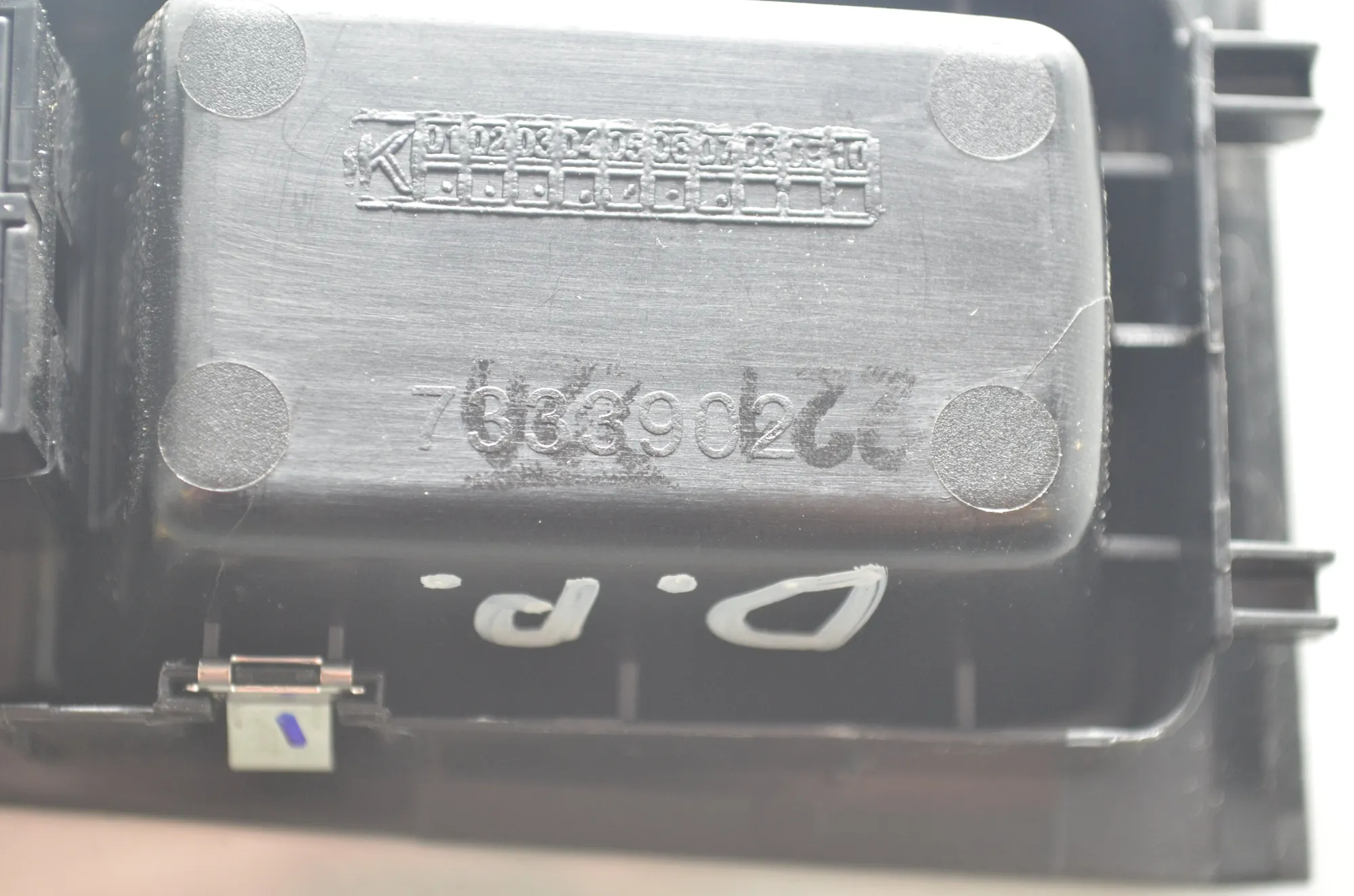 Front Right Door Window Switch – OEM 7333902 · BMW 2 Gran Tourer (F46) 220 d xDrive 2020 – 4