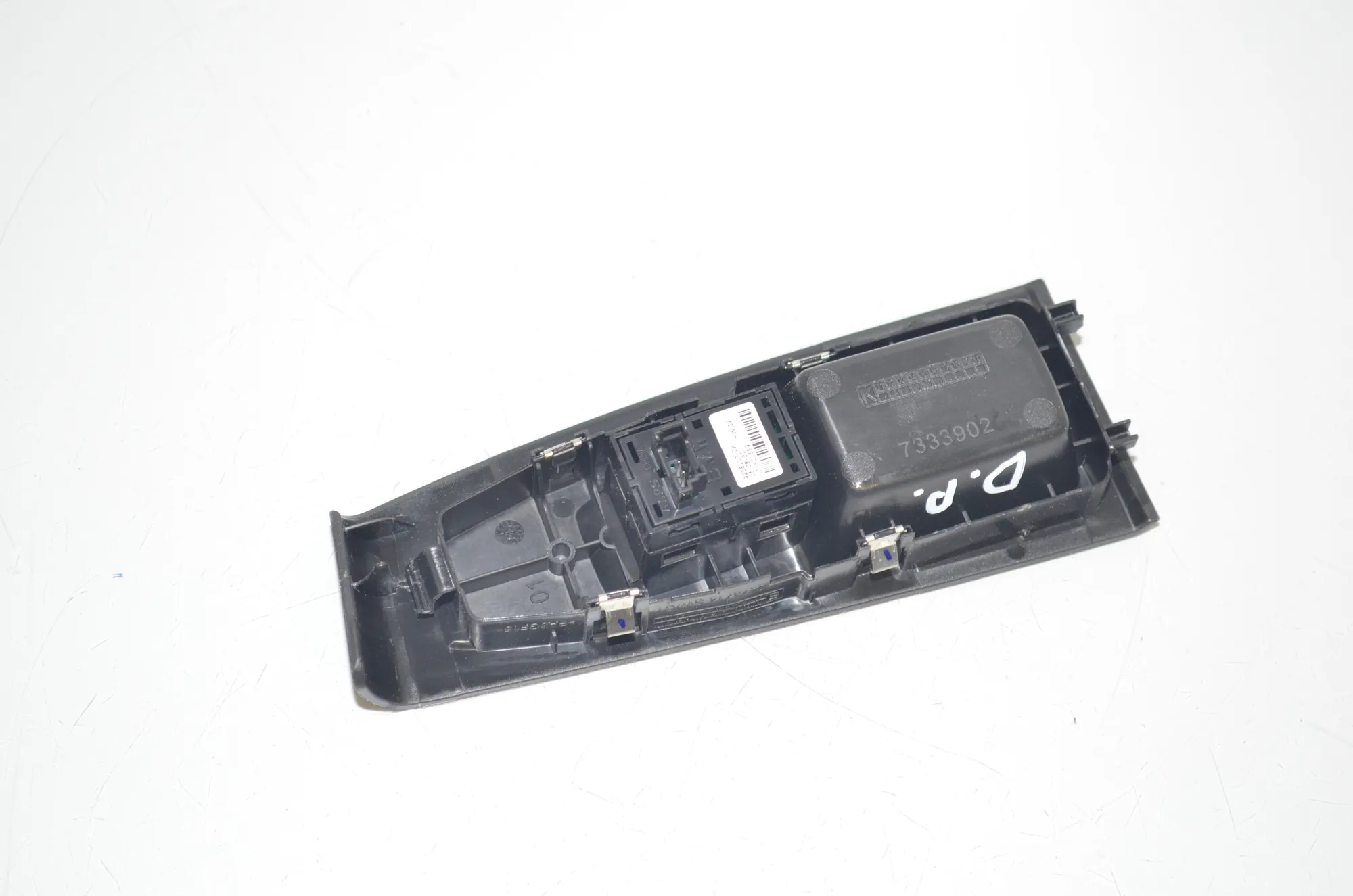 Front Right Door Window Switch – OEM 7333902 · BMW 2 Gran Tourer (F46) 220 d xDrive 2020 – 3