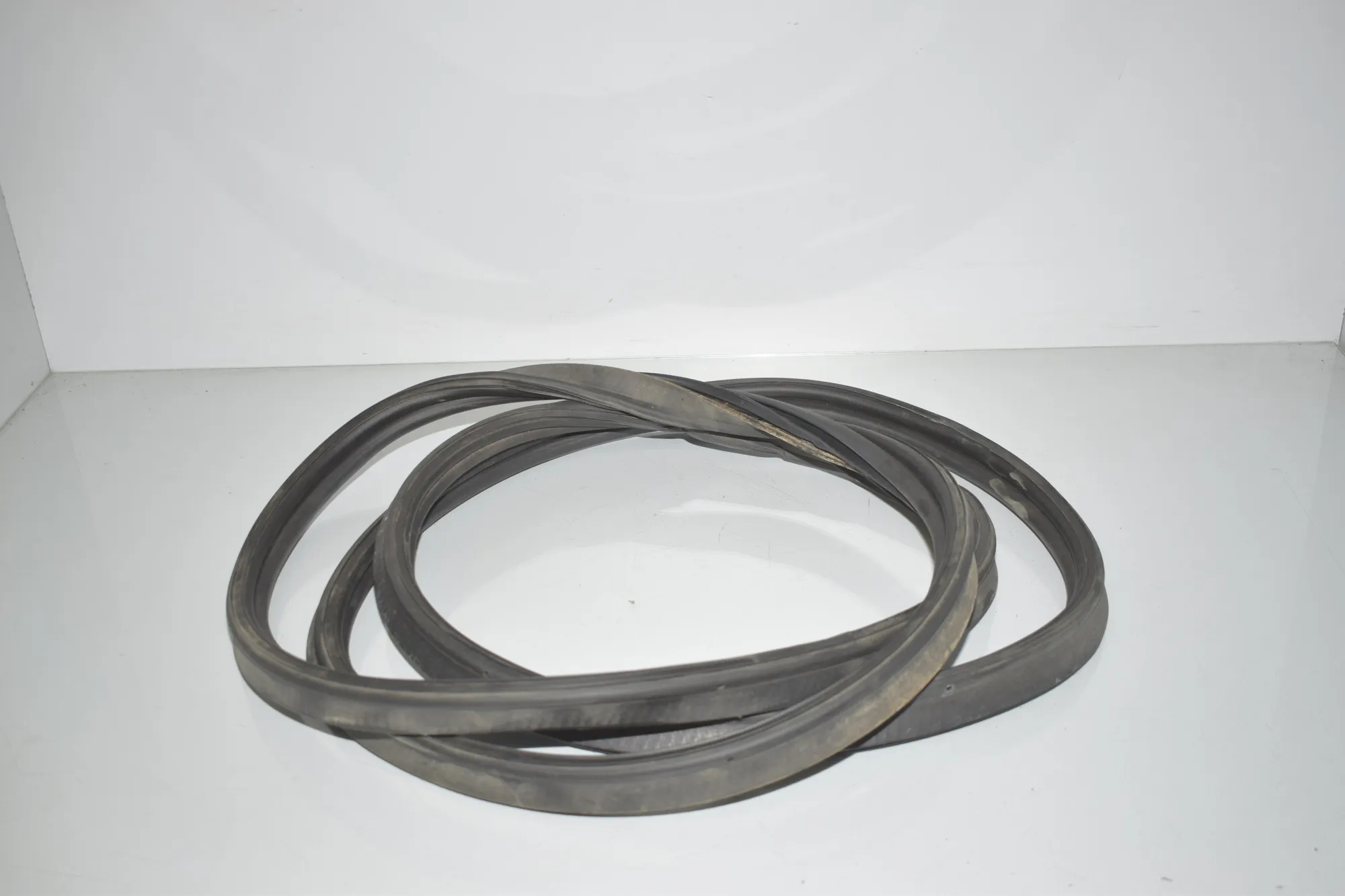 Tailgate Rubber Seal – OEM 7418844 · BMW X7 (G07) BMW X7 (G07) xDrive 30 d 2020 – 4