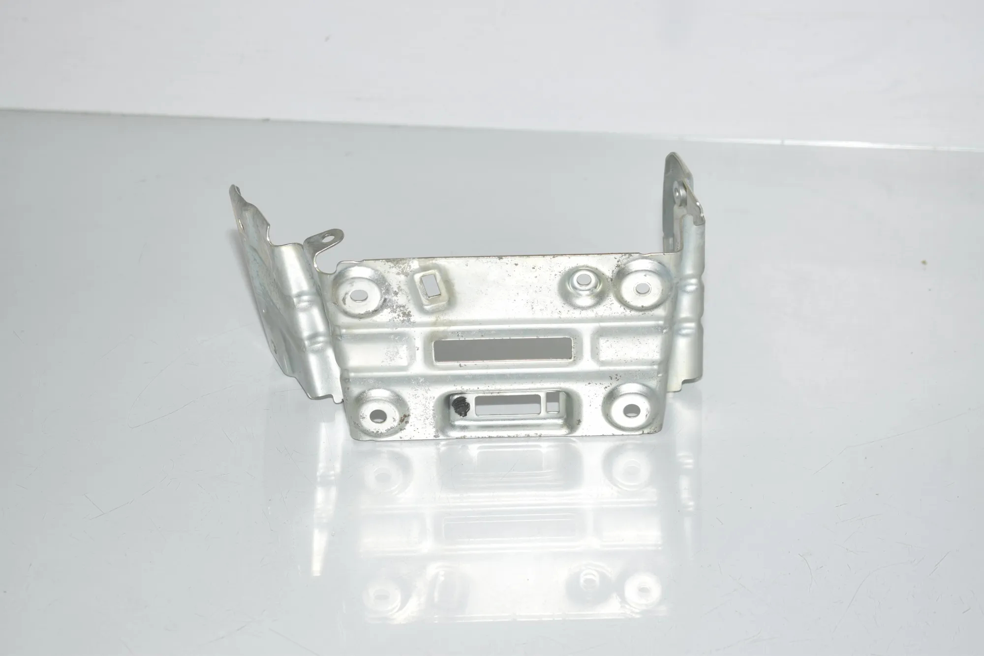 Bracket – OEM 3365746 · BMW X7 (G07) BMW X7 (G07) xDrive 30 d 2020 – 2