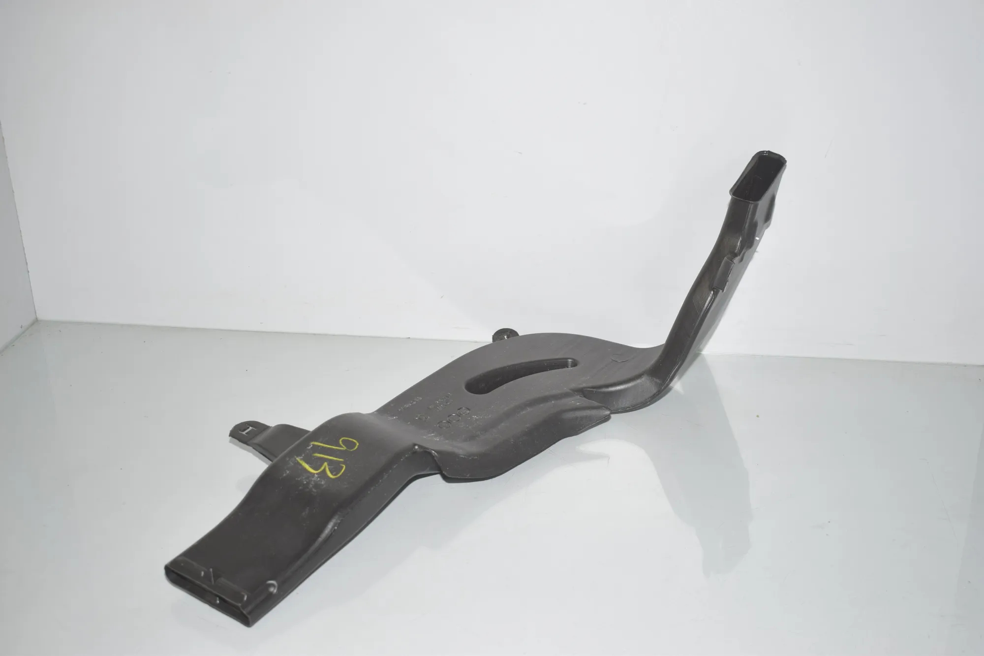 Air Intake Duct Part – OEM 7434329 · BMW X7 (G07) BMW X7 (G07) xDrive 30 d 2020 – 3