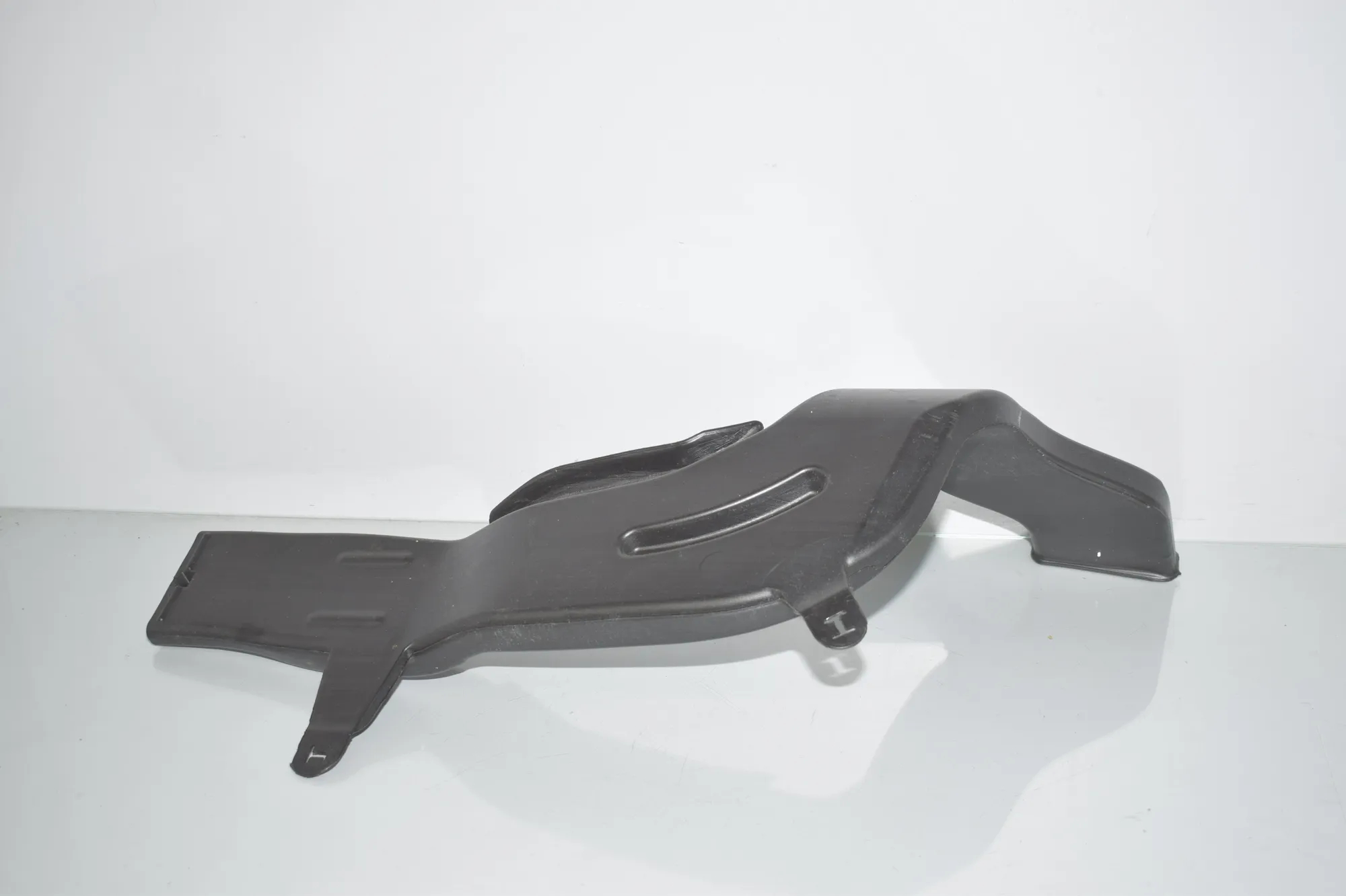 Air Intake Duct Part – OEM 7434329 · BMW X7 (G07) BMW X7 (G07) xDrive 30 d 2020