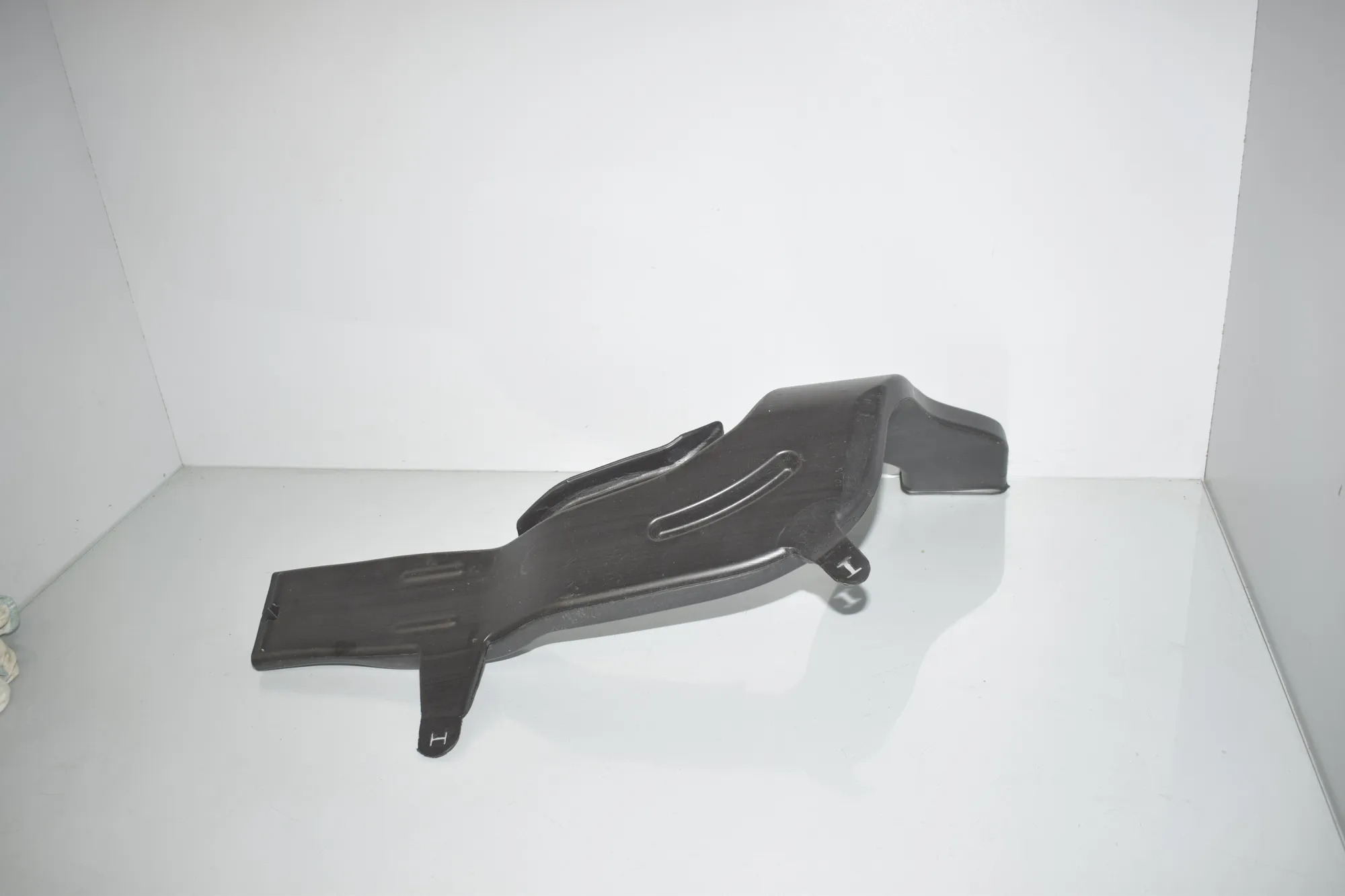 Air Intake Duct Part – OEM 7434329 · BMW X7 (G07) BMW X7 (G07) xDrive 30 d 2020 – 4