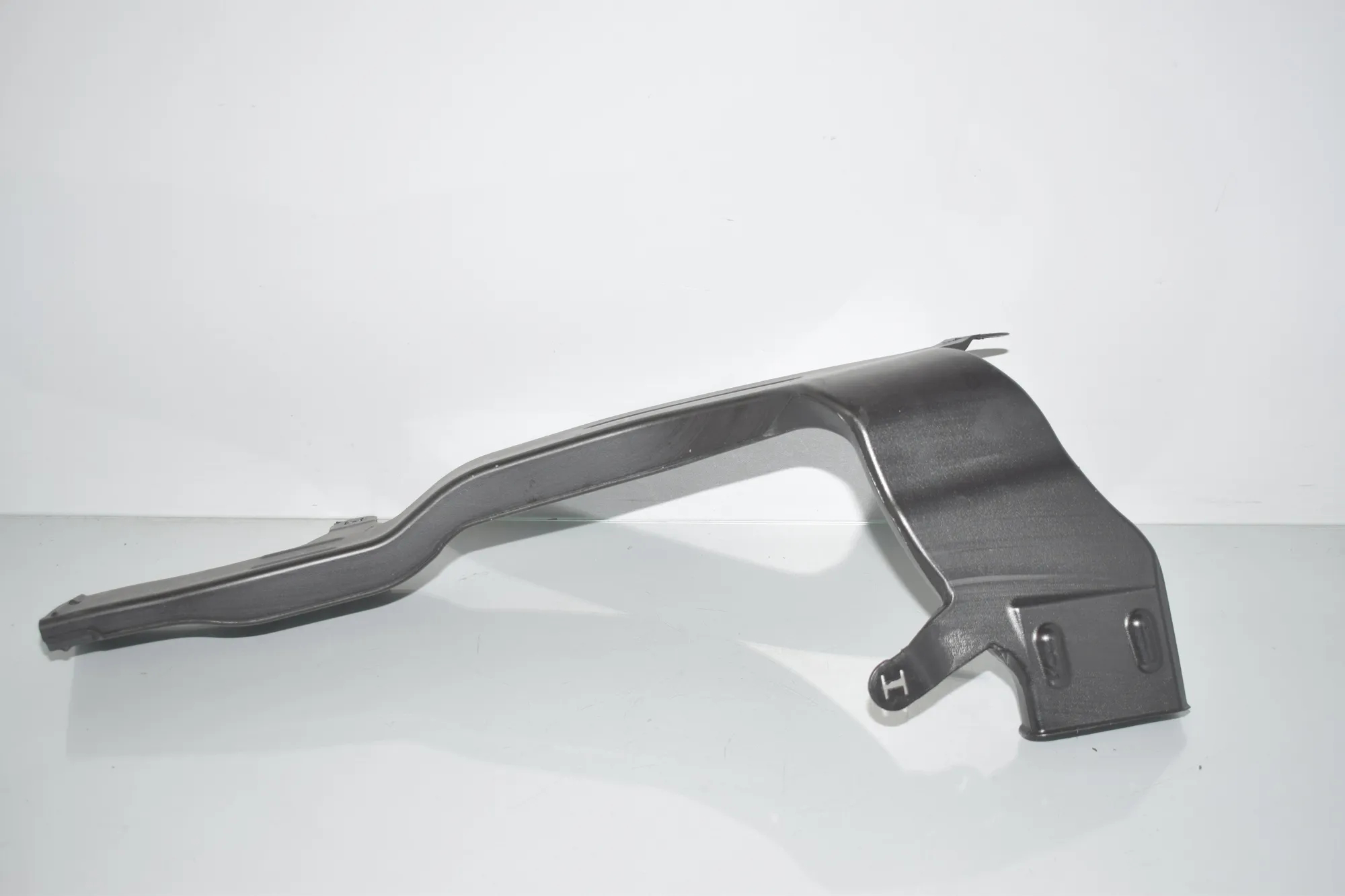 Air Intake Duct Part – OEM 7434330 · BMW X7 (G07) BMW X7 (G07) xDrive 30 d 2020