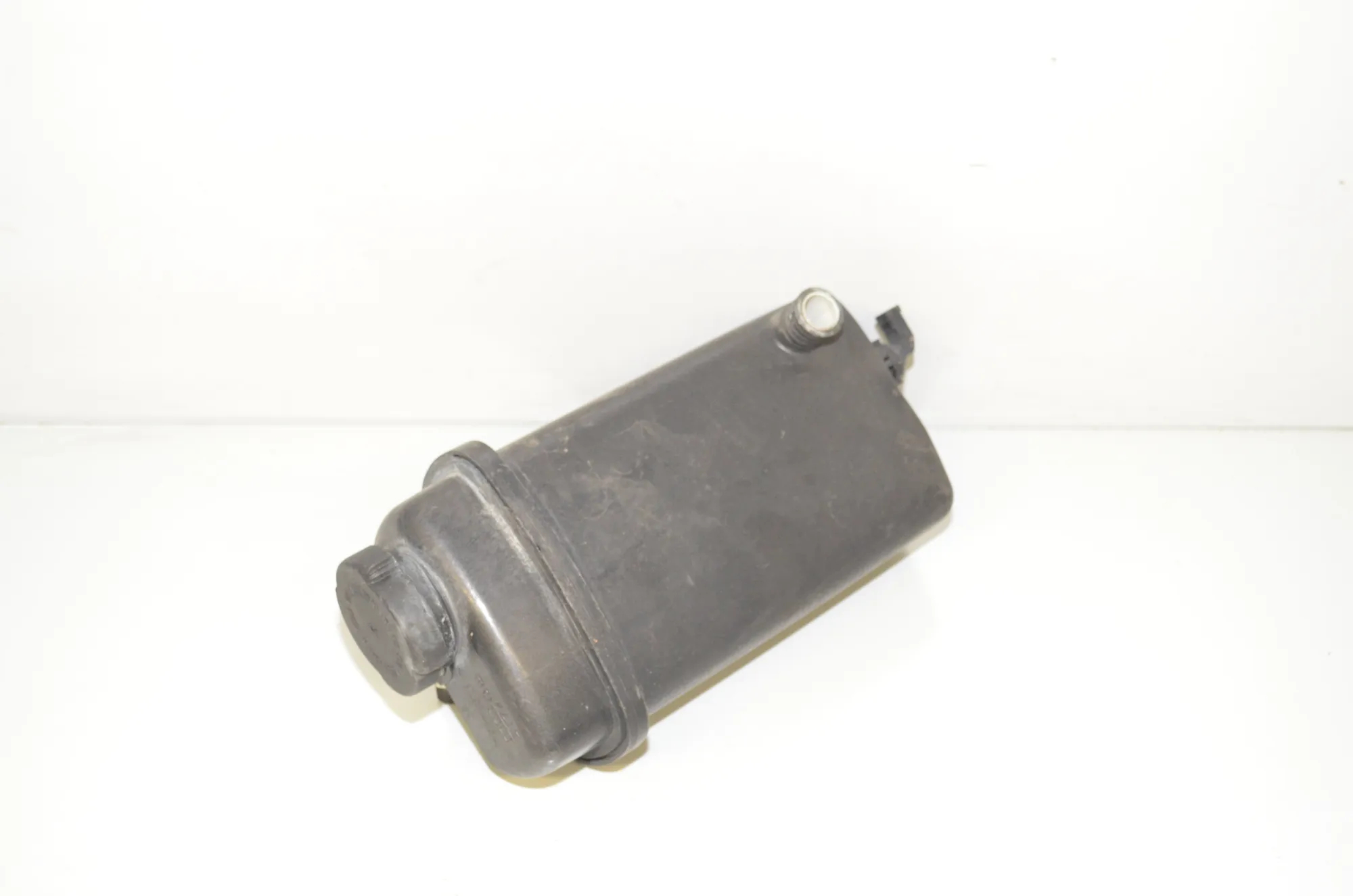 Expansion Tank – OEM 1741167 · BMW 7 (E38) BMW 7 (E38) 750 i, iL 1999 – 3