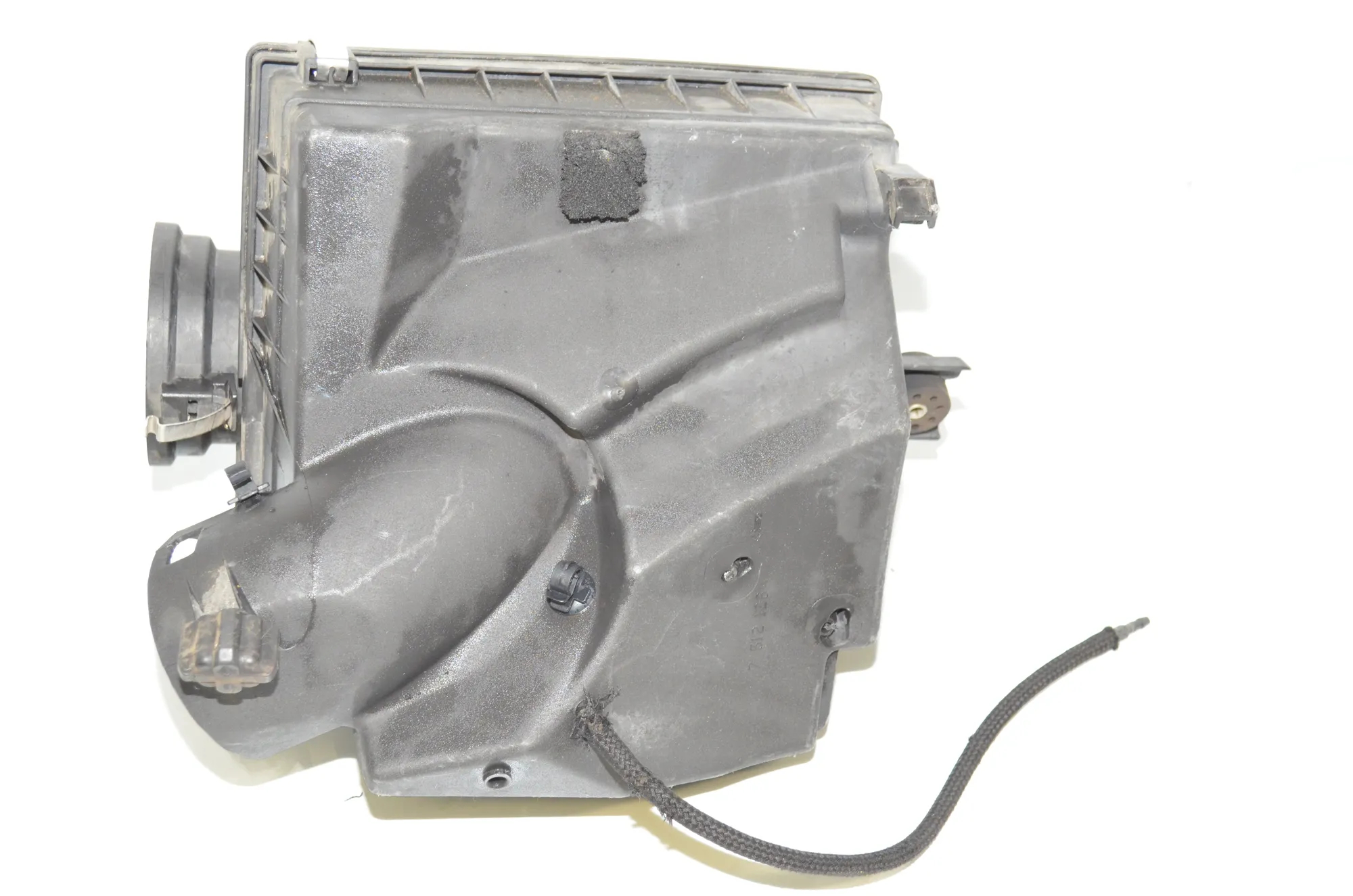 Air Filter Box – OEM 7512126 · BMW X5 (E53) BMW X5 (E53) 4.6 is 2003 – 3