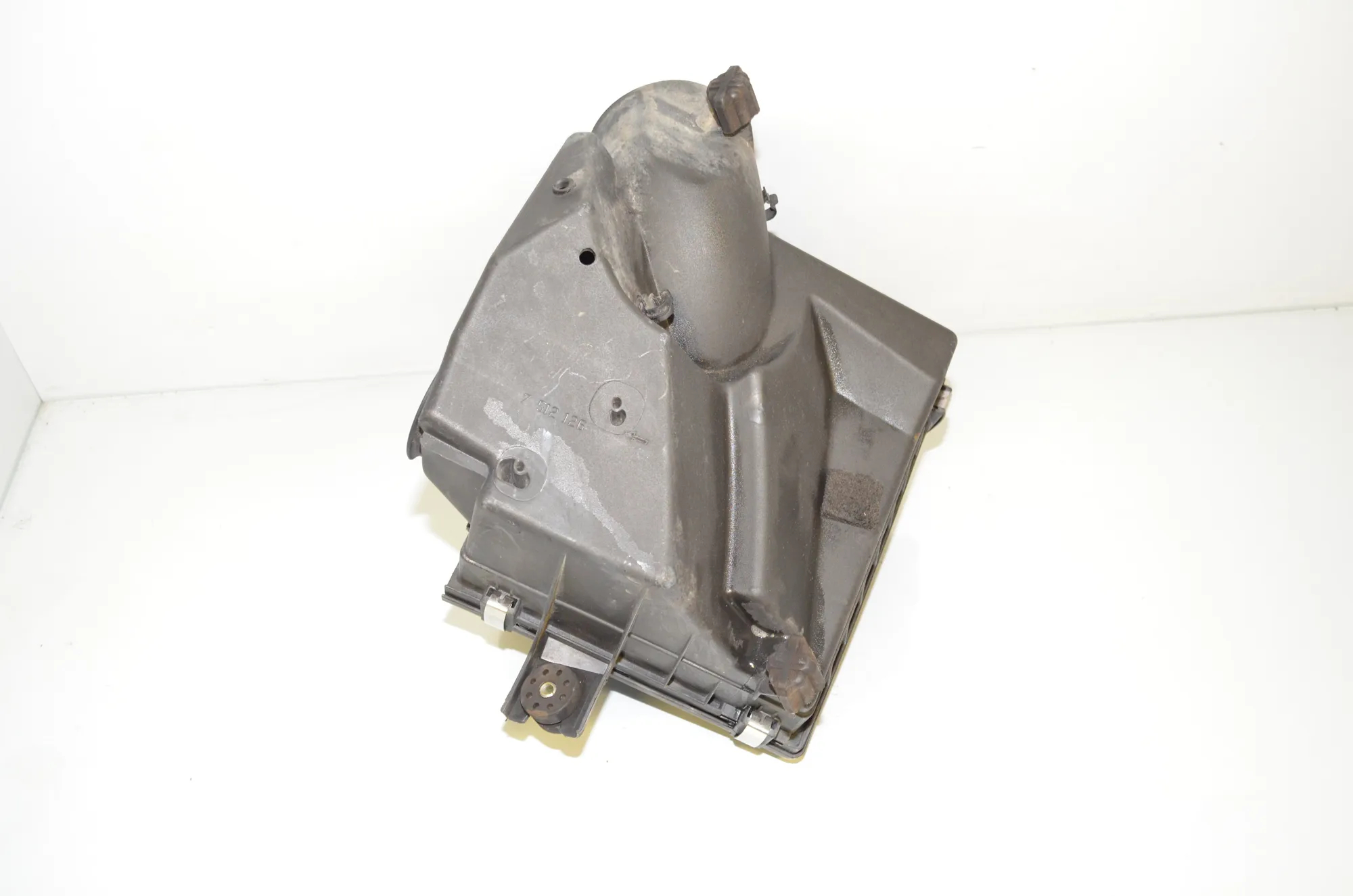 Air Filter Box – OEM 7512126 · BMW X5 (E53) BMW X5 (E53) 4.6 is 2002 – 3
