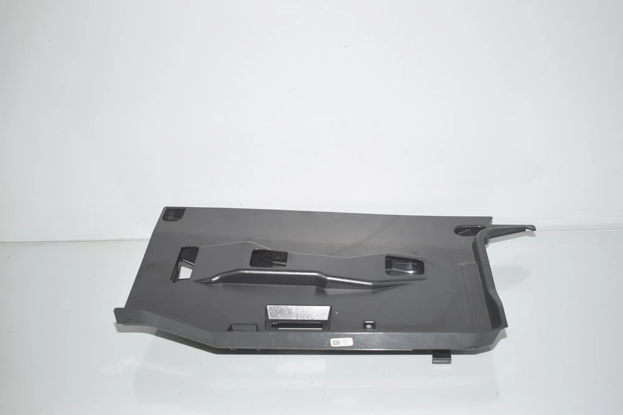 Dashboard Lower Trim – OEM 9399373 · BMW X7 (G07) BMW X7 (G07) xDrive 30 d 2020