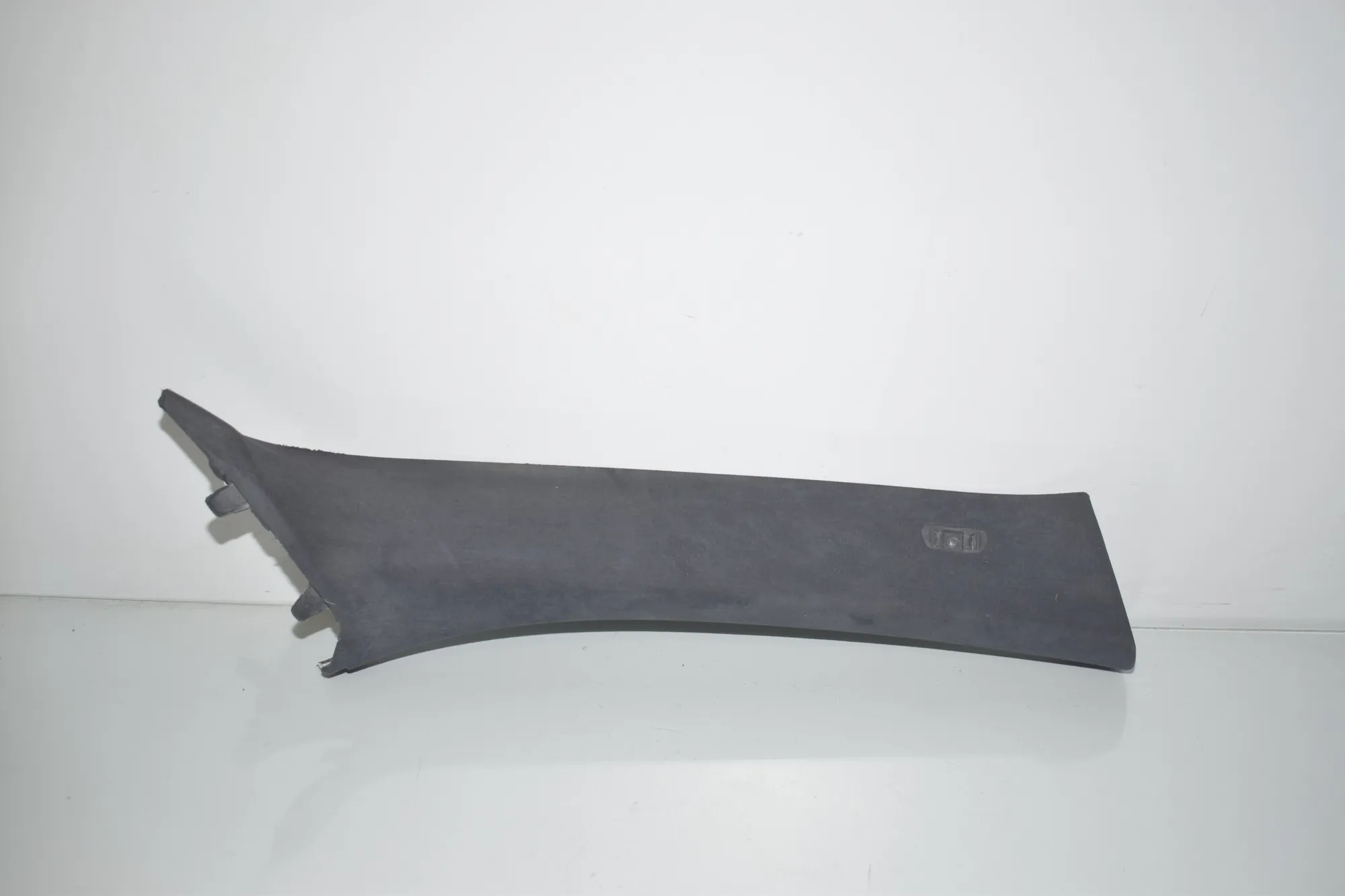 Front Right A Pillar Trim – OEM 7215022 · BMW X7 (G07) BMW X7 (G07) xDrive 30 d 2020 – 2