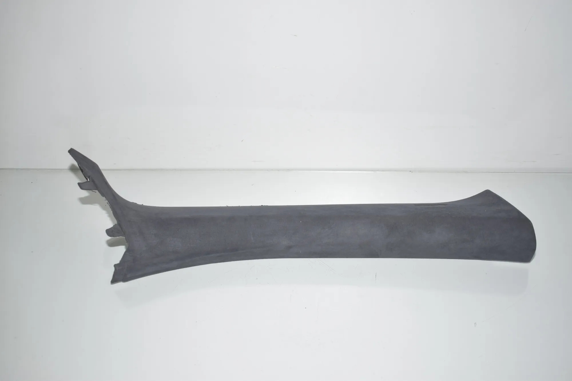 Front Right A Pillar Trim – OEM 7215022 · BMW X7 (G07) BMW X7 (G07) xDrive 30 d 2020