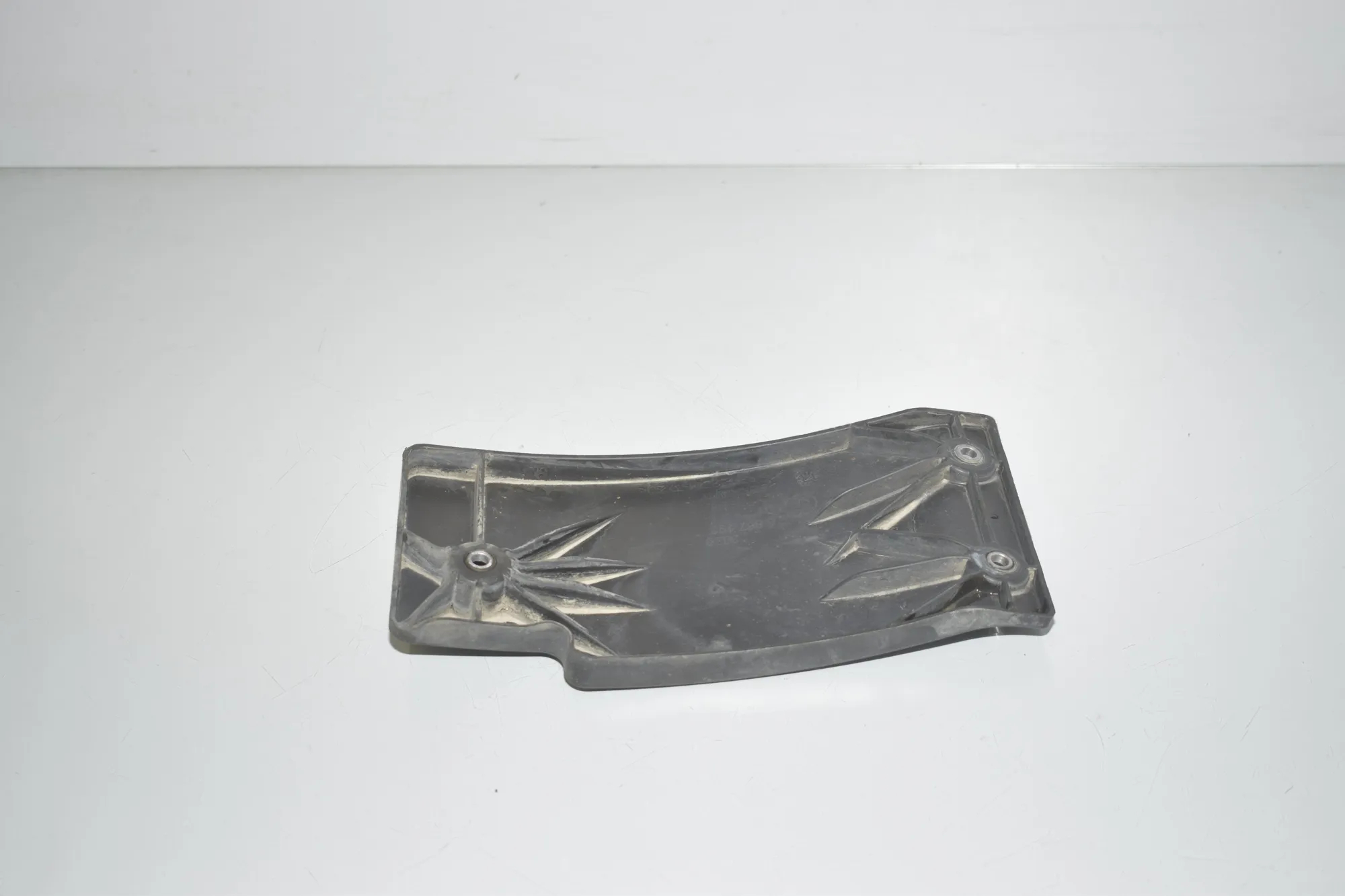 Other Underbody Cover – OEM 6867193 · BMW 2 Gran Tourer (F46) 220 d xDrive 2020 – 3