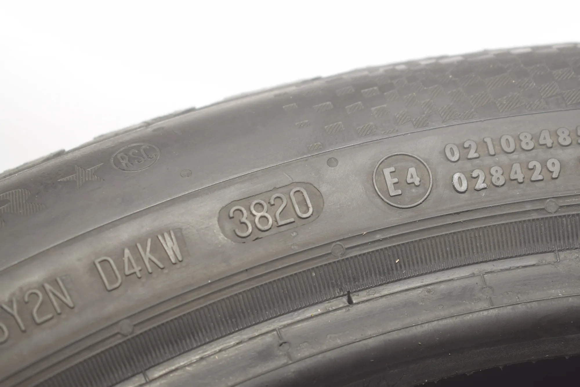 Tire · BMW 3 (G20, G28) BMW 3 (G20, G28) 3 (G20) 318 d 2020 – 9