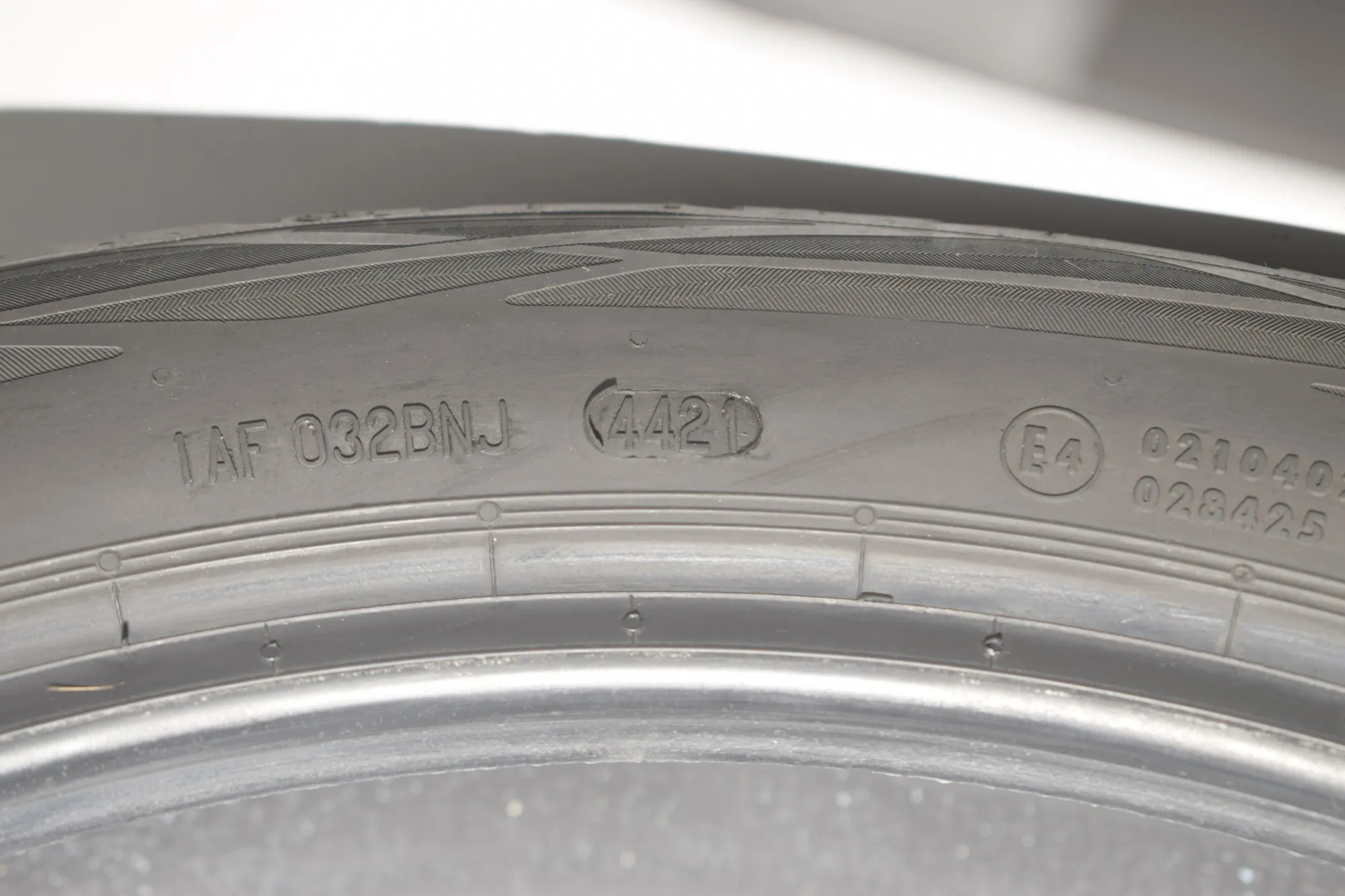Tyre Kit · BMW 3 (G20, G28) BMW 3 (G20, G28) 3 (G20) 318 d 2020 – 11