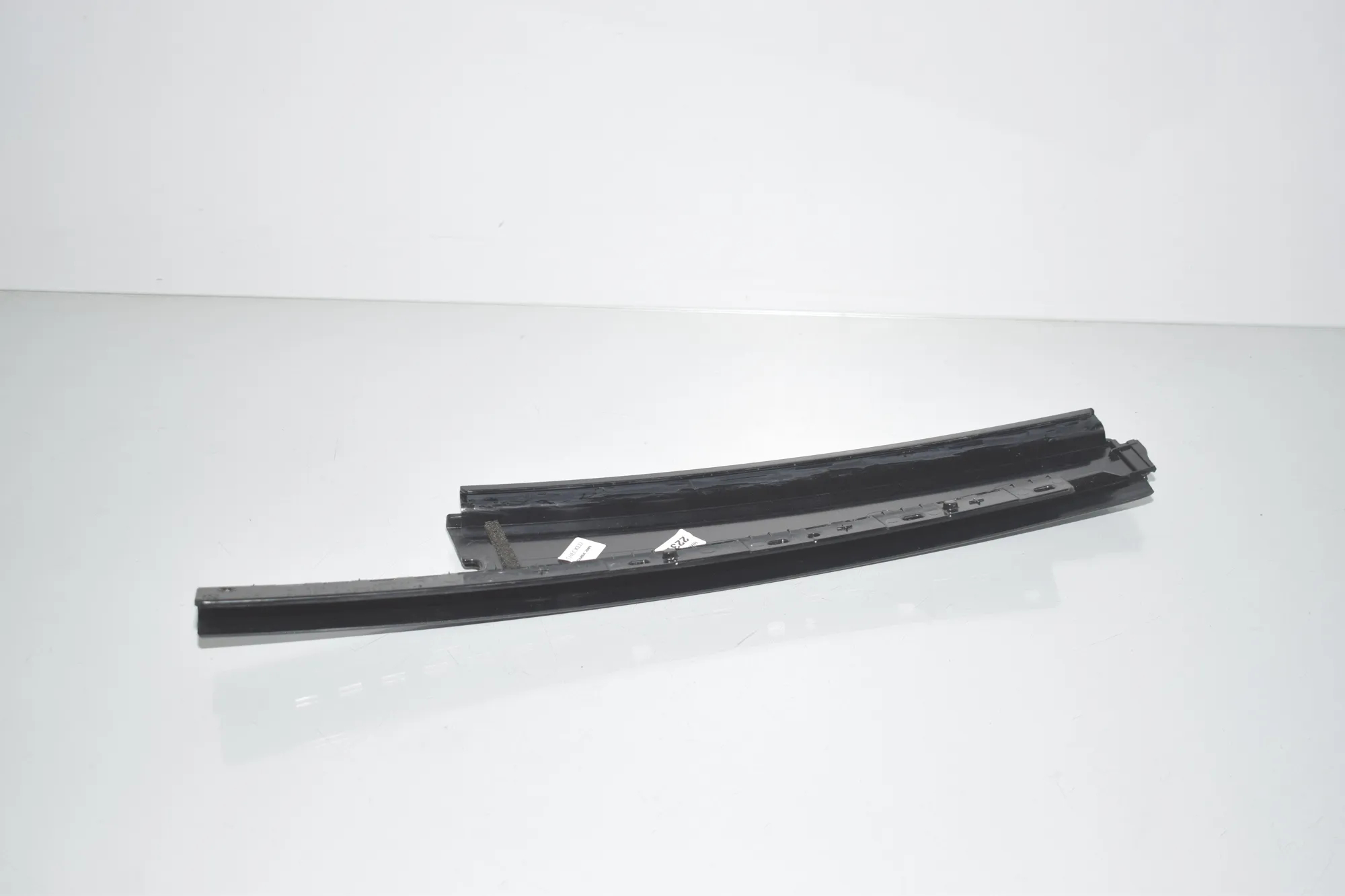 Rear Right Door Vertical Trim – OEM BJ32-255A80-AC · LAND ROVER RANGE ROVER SPORT (L320) 3.6 D 4x4 2008 – 2