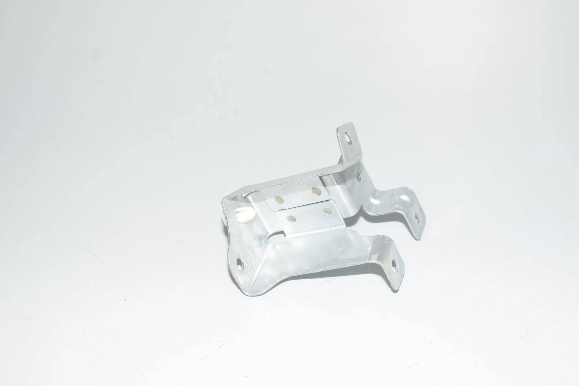 Bracket – OEM BJ32-102391 · LAND ROVER RANGE ROVER SPORT (L320) 3.6 D 4x4 2008 – 2