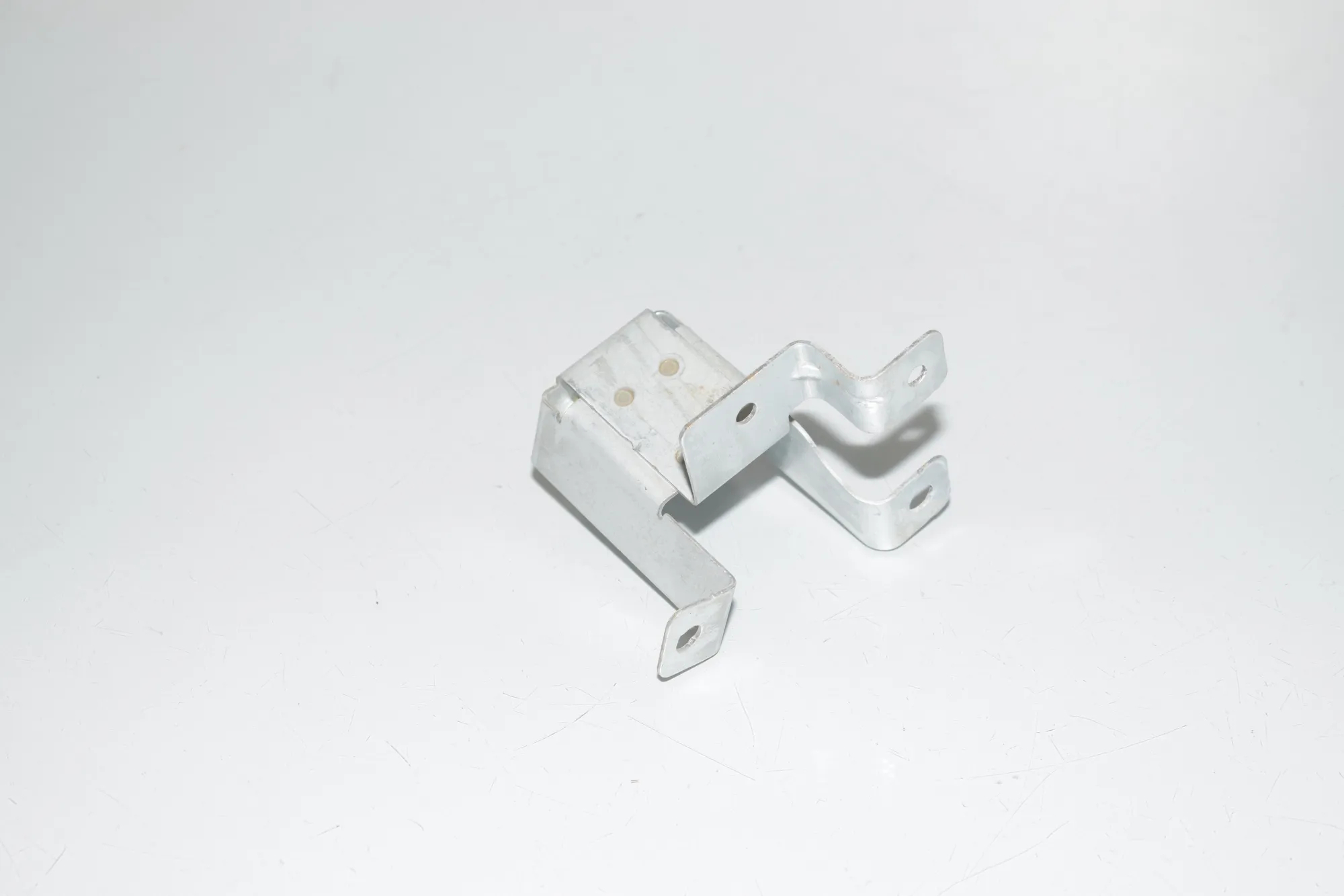 Bracket – OEM BJ32-102391 · LAND ROVER RANGE ROVER SPORT (L320) 3.6 D 4x4 2008 – 3