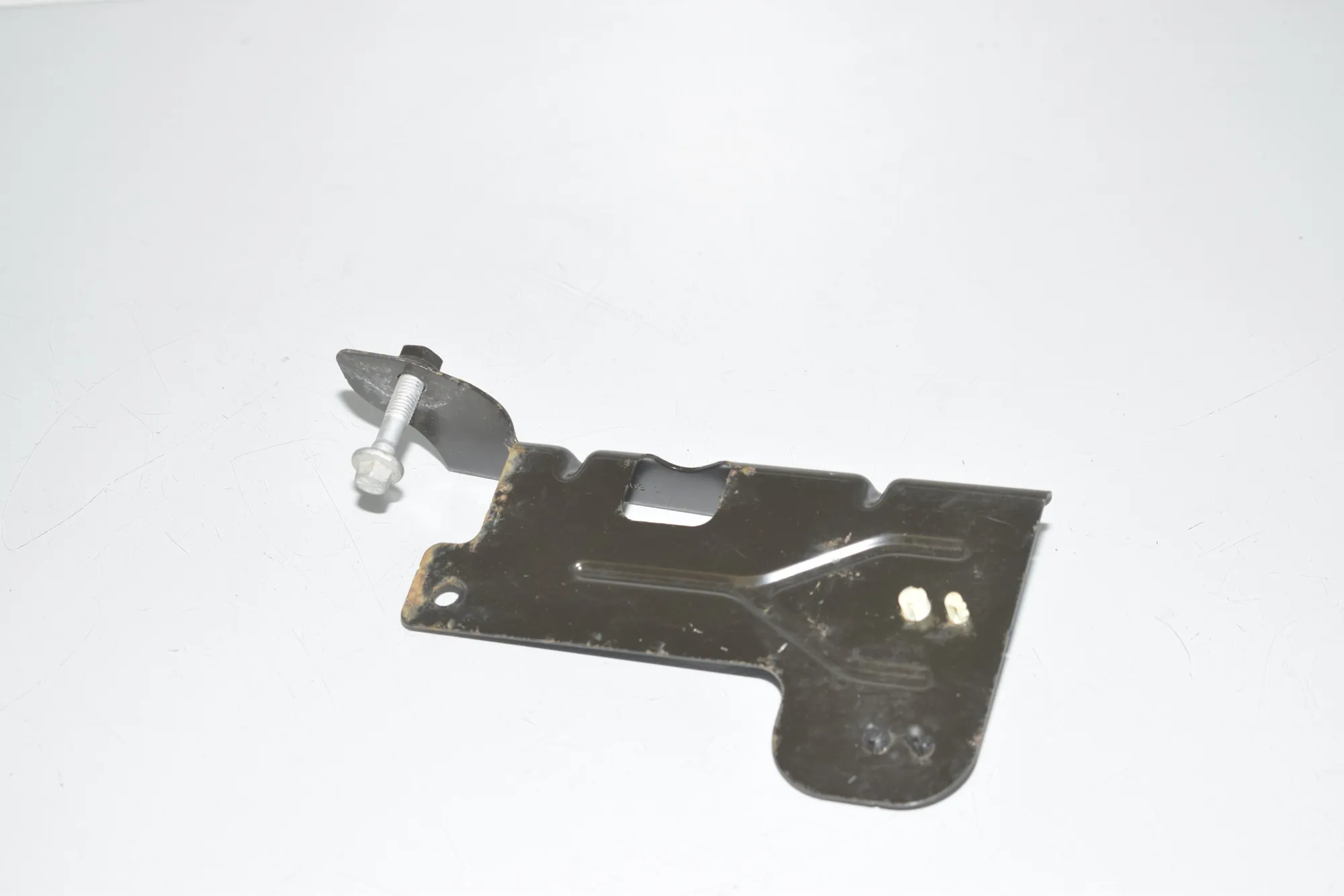 Bracket – OEM BJ32-14A206-DB · LAND ROVER RANGE ROVER SPORT (L320) 3.6 D 4x4 2008 – 3