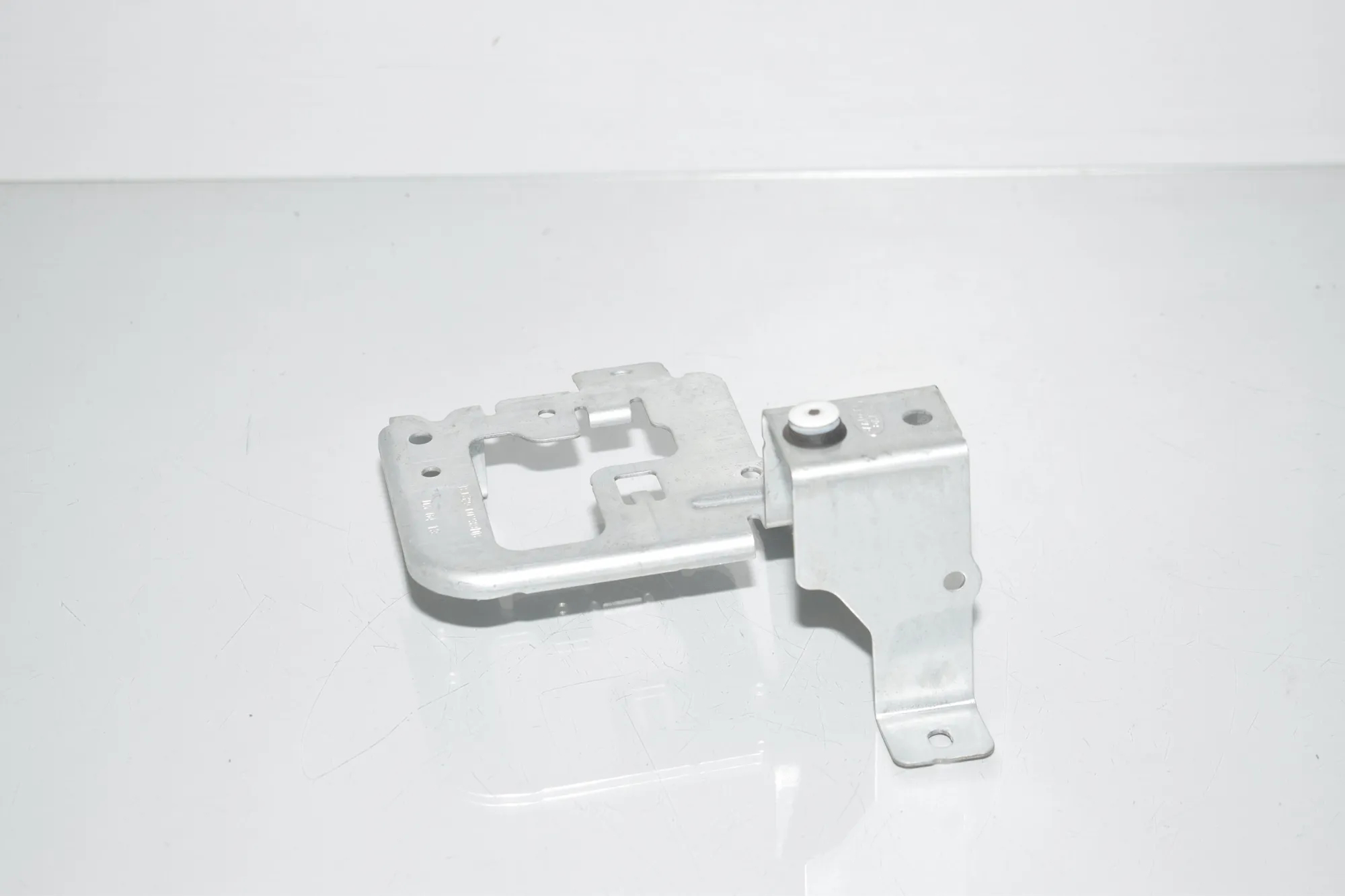 Bracket – OEM BJ32-10239D · LAND ROVER RANGE ROVER SPORT (L320) 3.6 D 4x4 2008