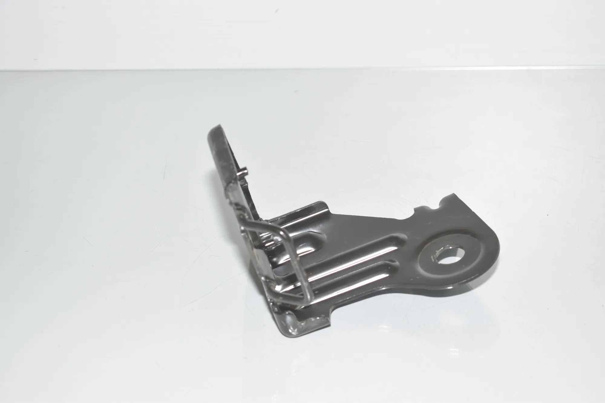 Bracket – OEM BJ32-613B90-BA · LAND ROVER RANGE ROVER SPORT (L320) 3.6 D 4x4 2008 – 4