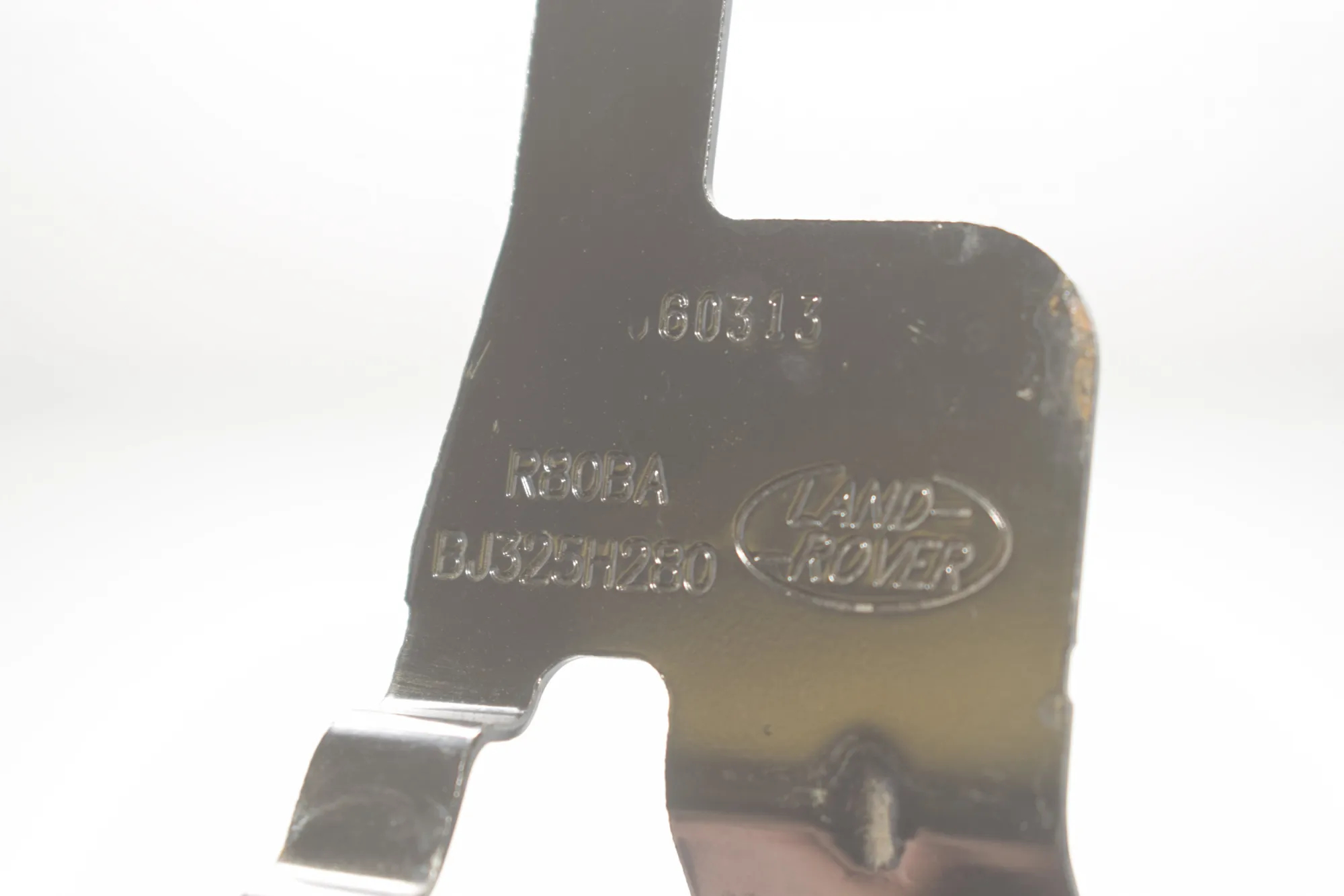Bracket – OEM BJ325H280 · LAND ROVER RANGE ROVER SPORT (L320) 3.6 D 4x4 2008 – 6