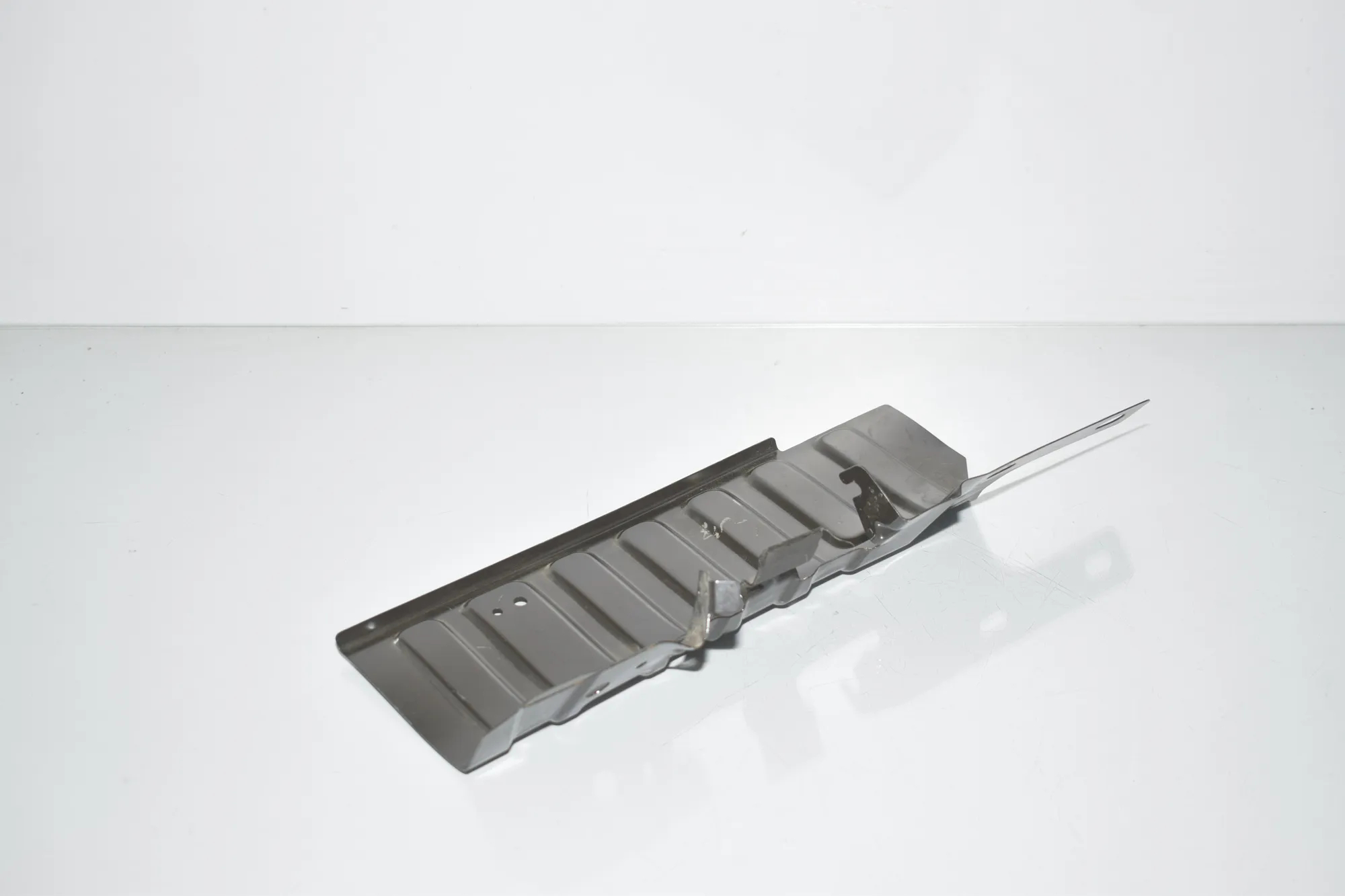 Bracket – OEM BH52-022B75-AA · LAND ROVER RANGE ROVER SPORT (L320) 3.6 D 4x4 2008 – 3