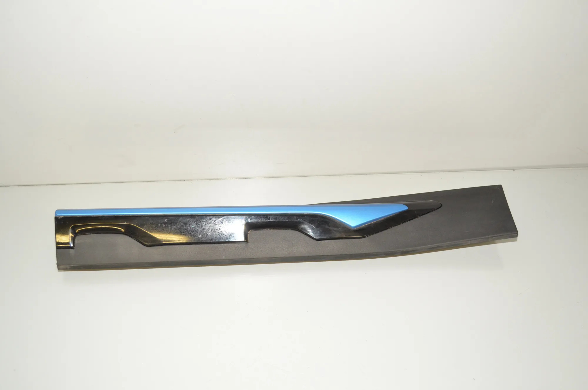 Rear Left Door Molding – OEM 7419483 · BMW X3 (G01, F97) BMW X3 (G01, F97) 2019 – 2